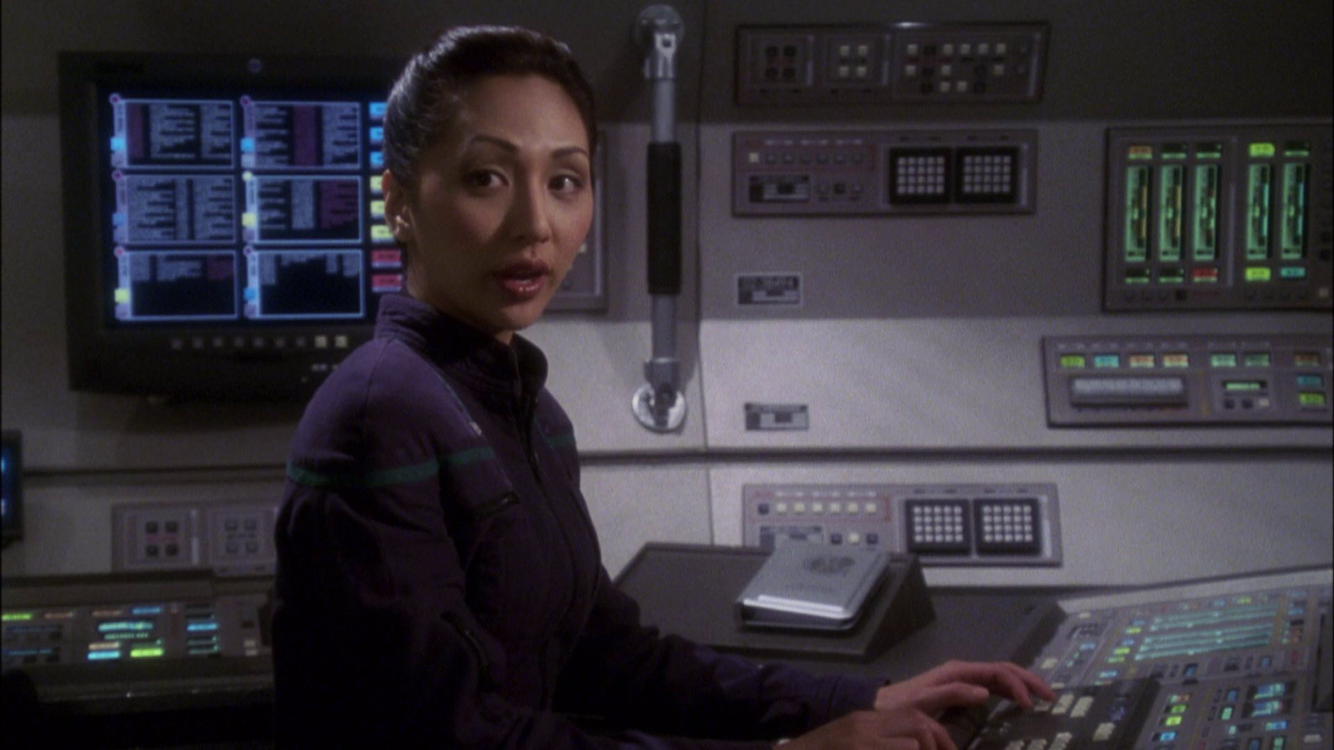 extant_StarTrek_ENT_1x08-BreakingTheIce_0941.jpg