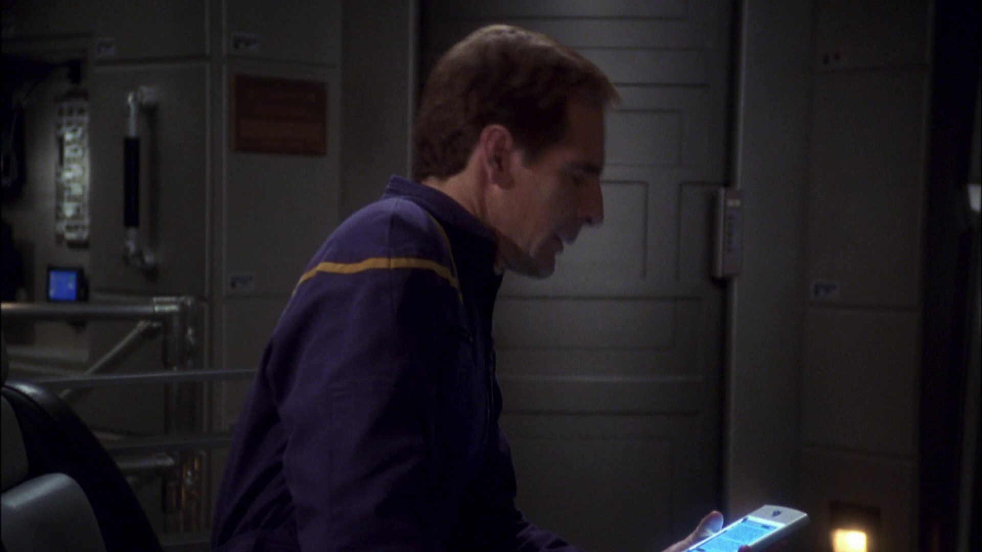 extant_StarTrek_ENT_1x08-BreakingTheIce_0944.jpg