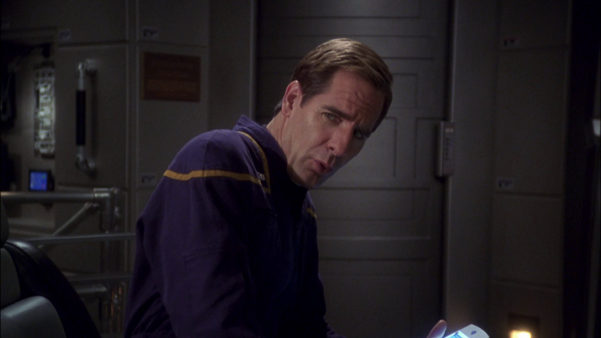 extant_StarTrek_ENT_1x08-BreakingTheIce_0952.jpg