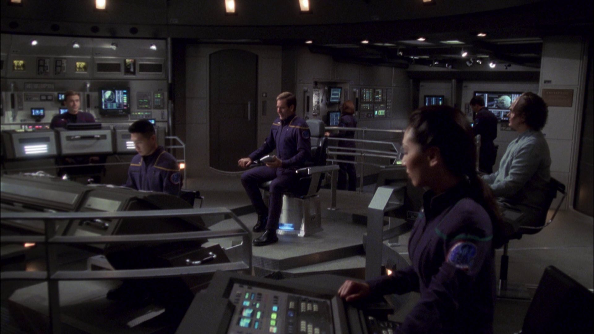 extant_StarTrek_ENT_1x08-BreakingTheIce_0962.jpg