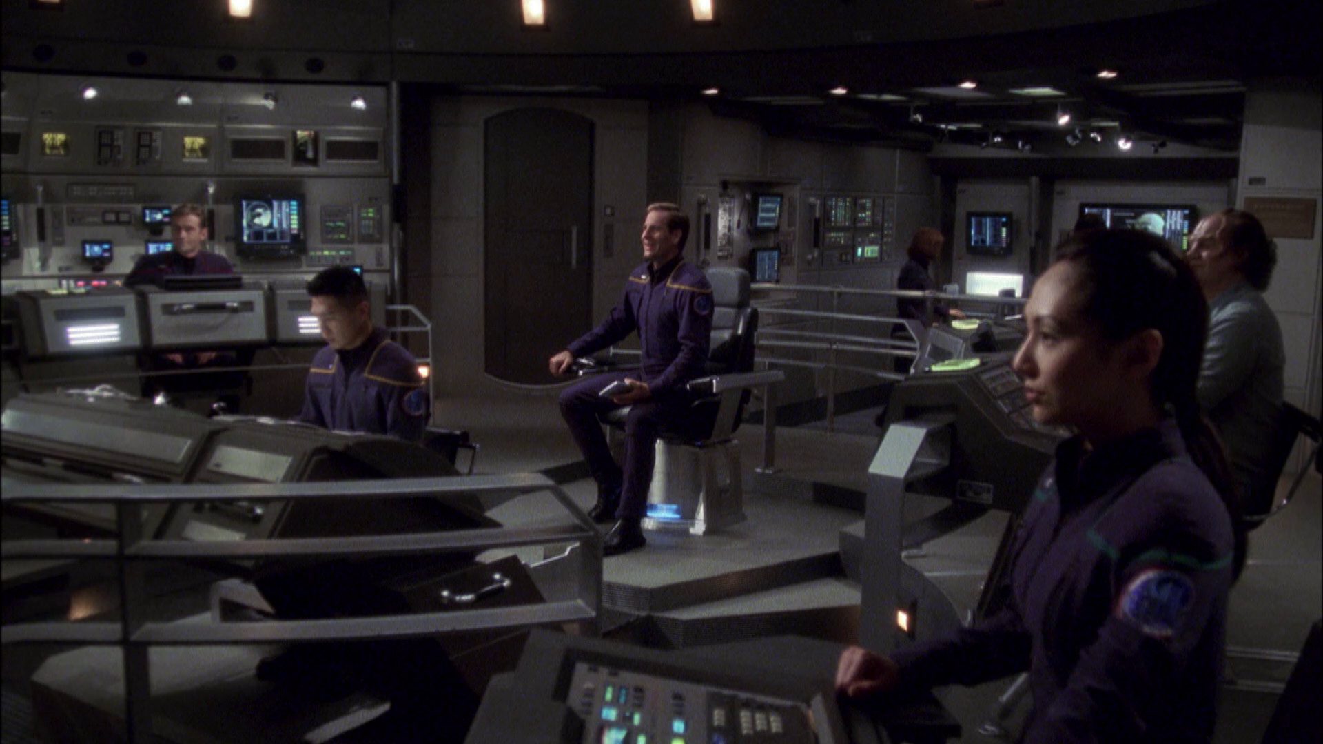 extant_StarTrek_ENT_1x08-BreakingTheIce_0967.jpg