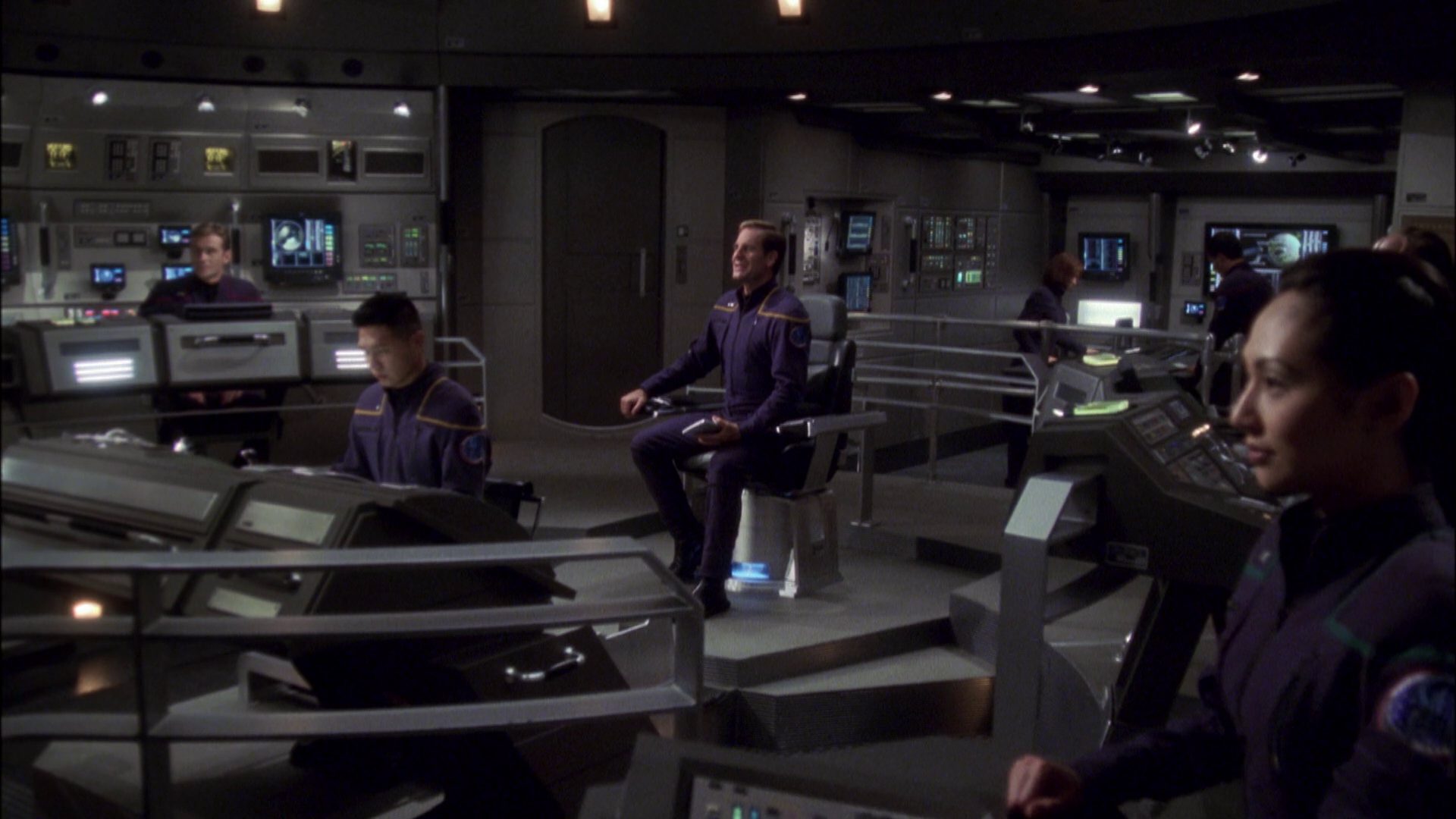 extant_StarTrek_ENT_1x08-BreakingTheIce_0969.jpg