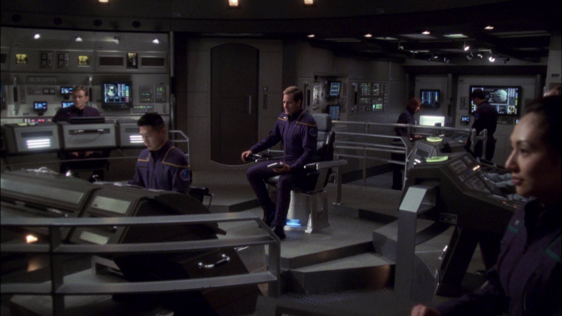 extant_StarTrek_ENT_1x08-BreakingTheIce_0970.jpg