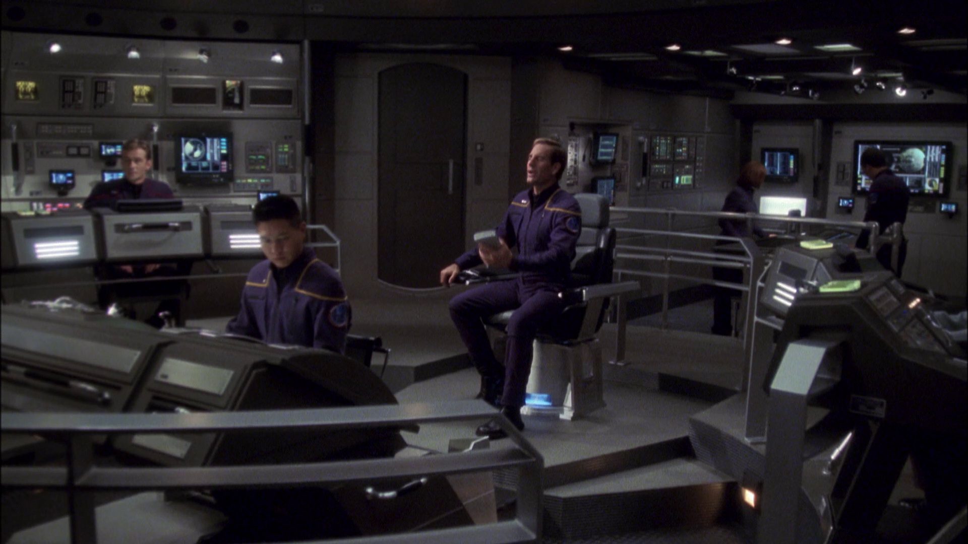 extant_StarTrek_ENT_1x08-BreakingTheIce_0973.jpg