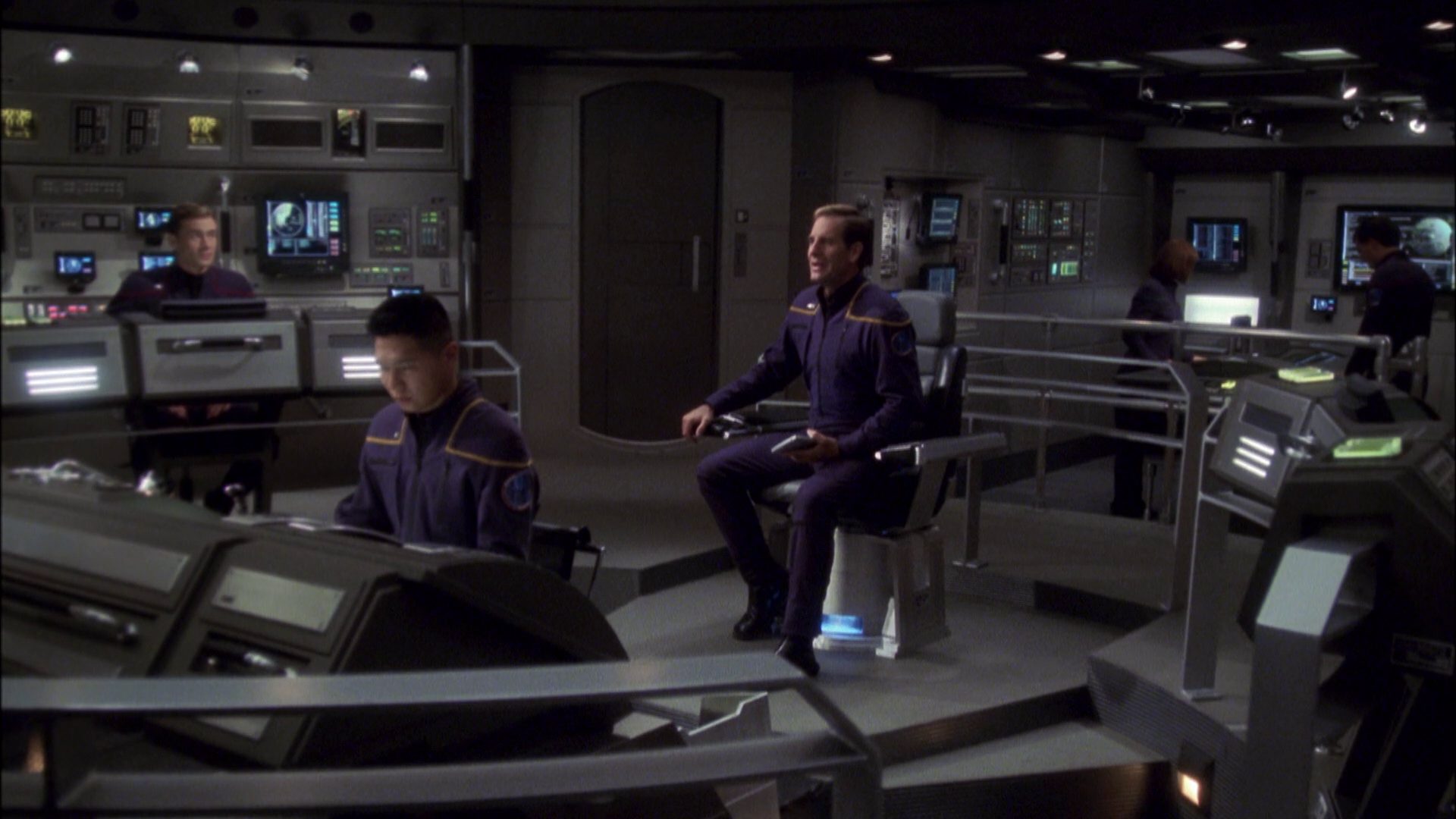 extant_StarTrek_ENT_1x08-BreakingTheIce_0975.jpg