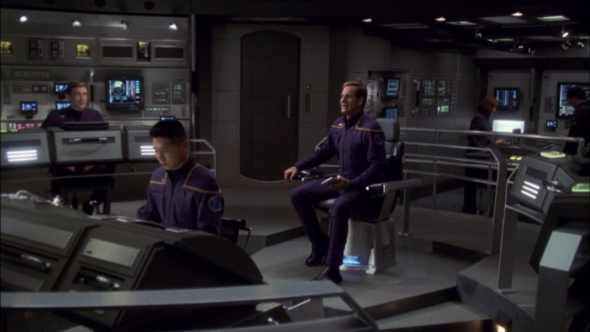 extant_StarTrek_ENT_1x08-BreakingTheIce_0976.jpg