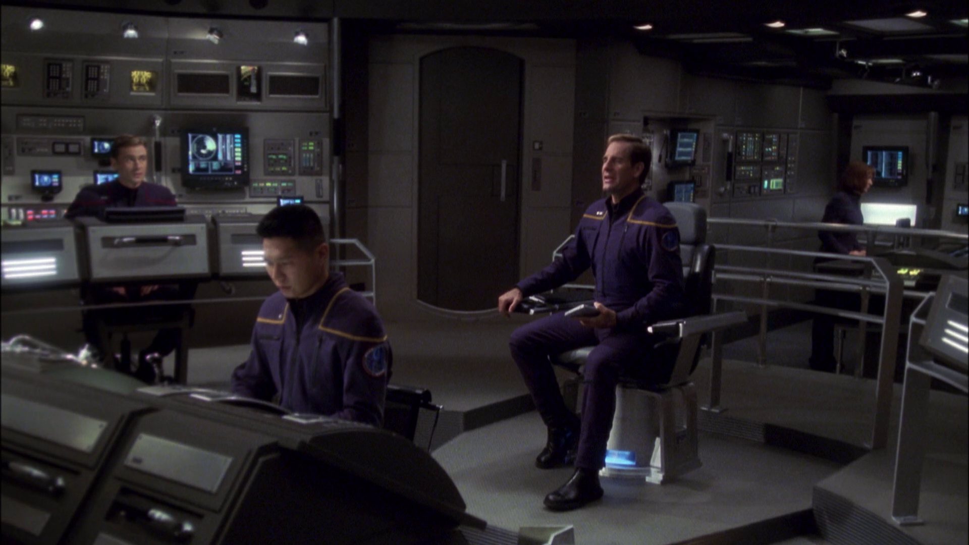 extant_StarTrek_ENT_1x08-BreakingTheIce_0978.jpg