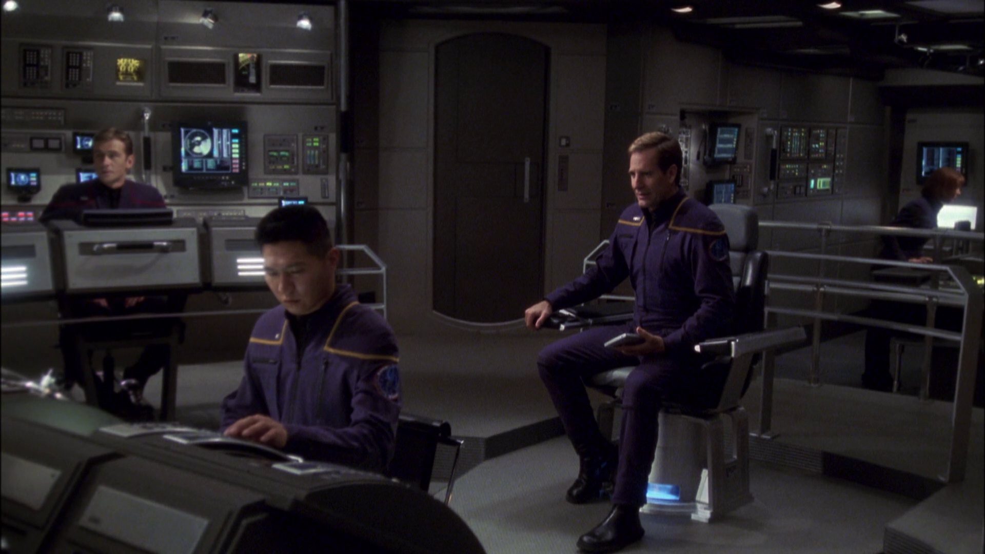 extant_StarTrek_ENT_1x08-BreakingTheIce_0980.jpg