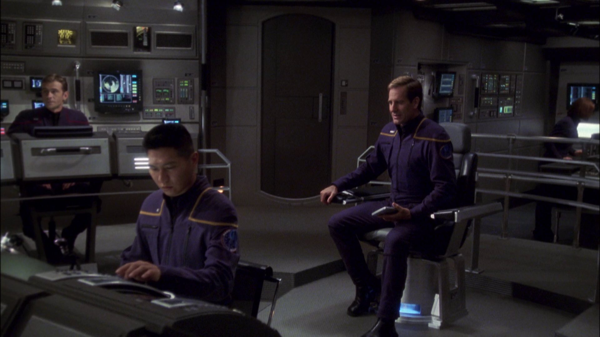 extant_StarTrek_ENT_1x08-BreakingTheIce_0981.jpg