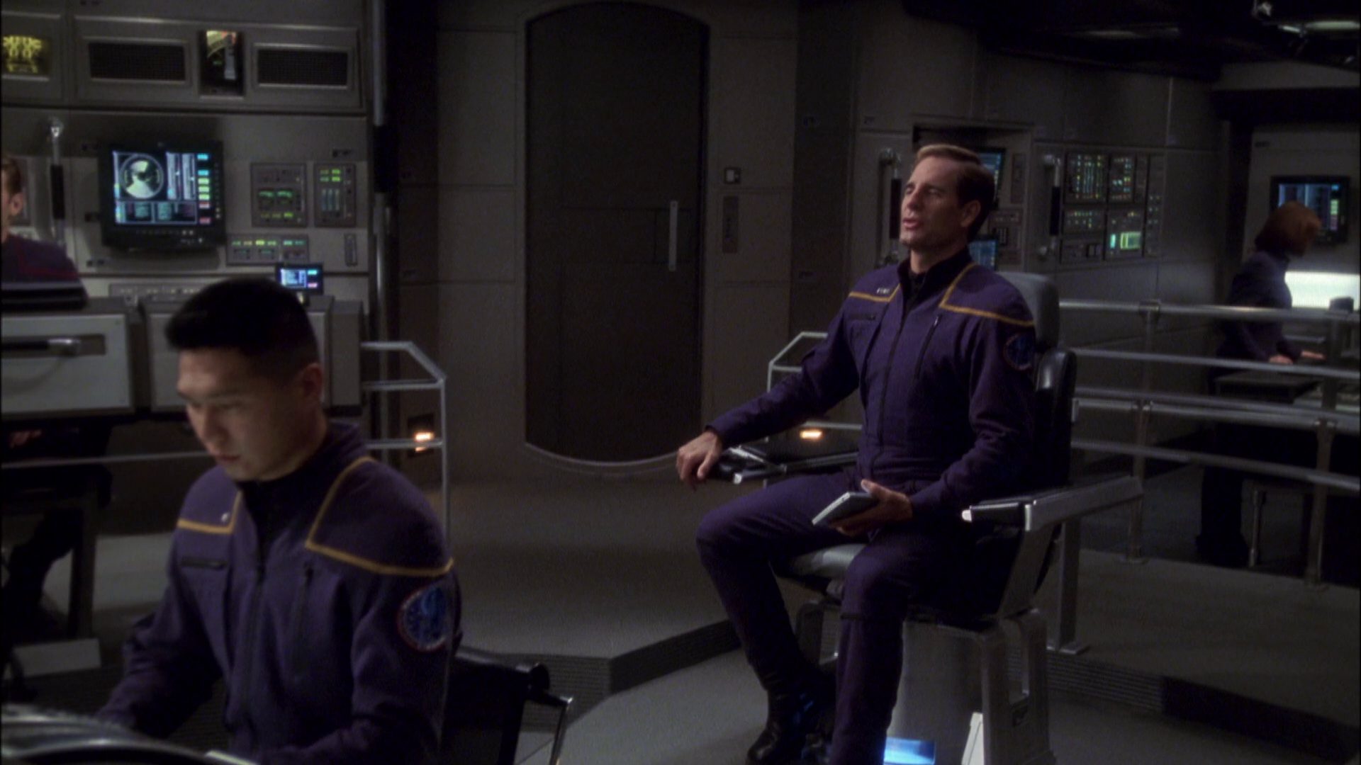 extant_StarTrek_ENT_1x08-BreakingTheIce_0983.jpg