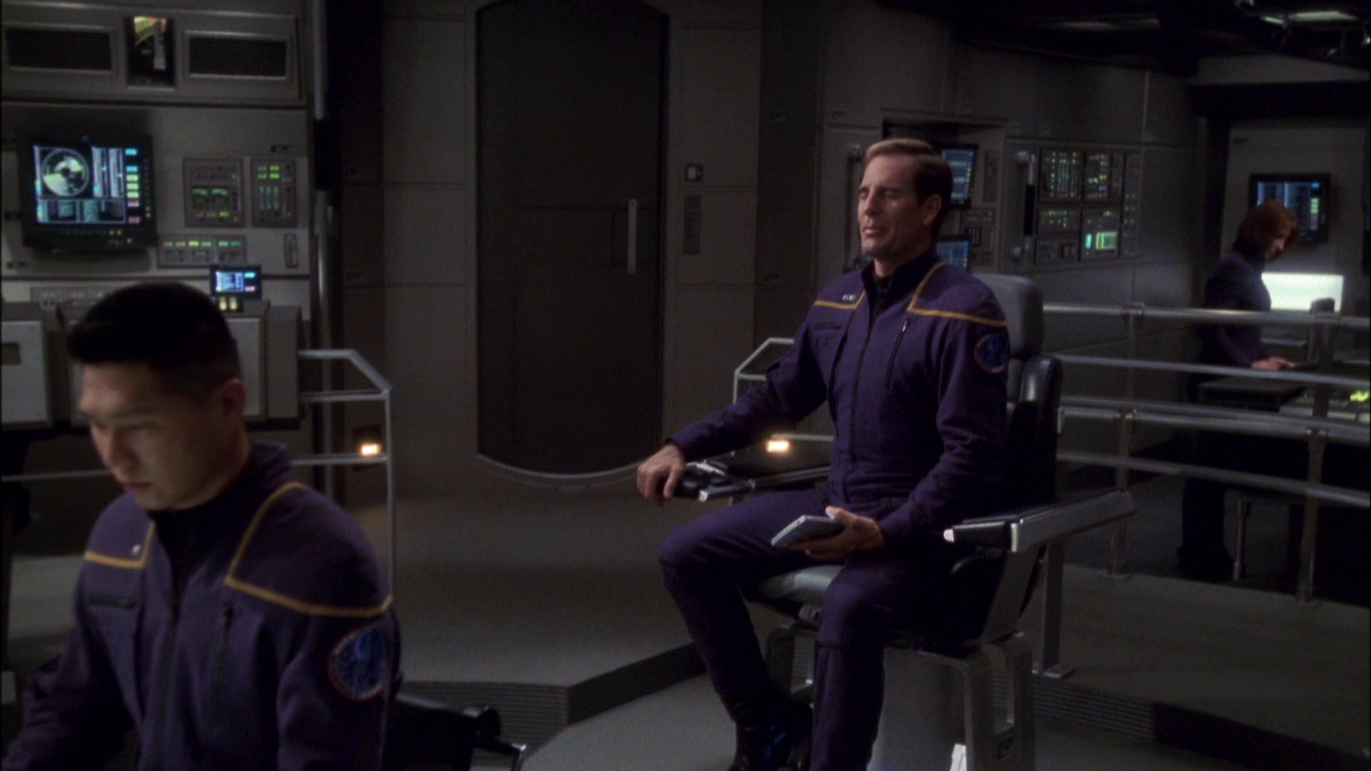 extant_StarTrek_ENT_1x08-BreakingTheIce_0984.jpg