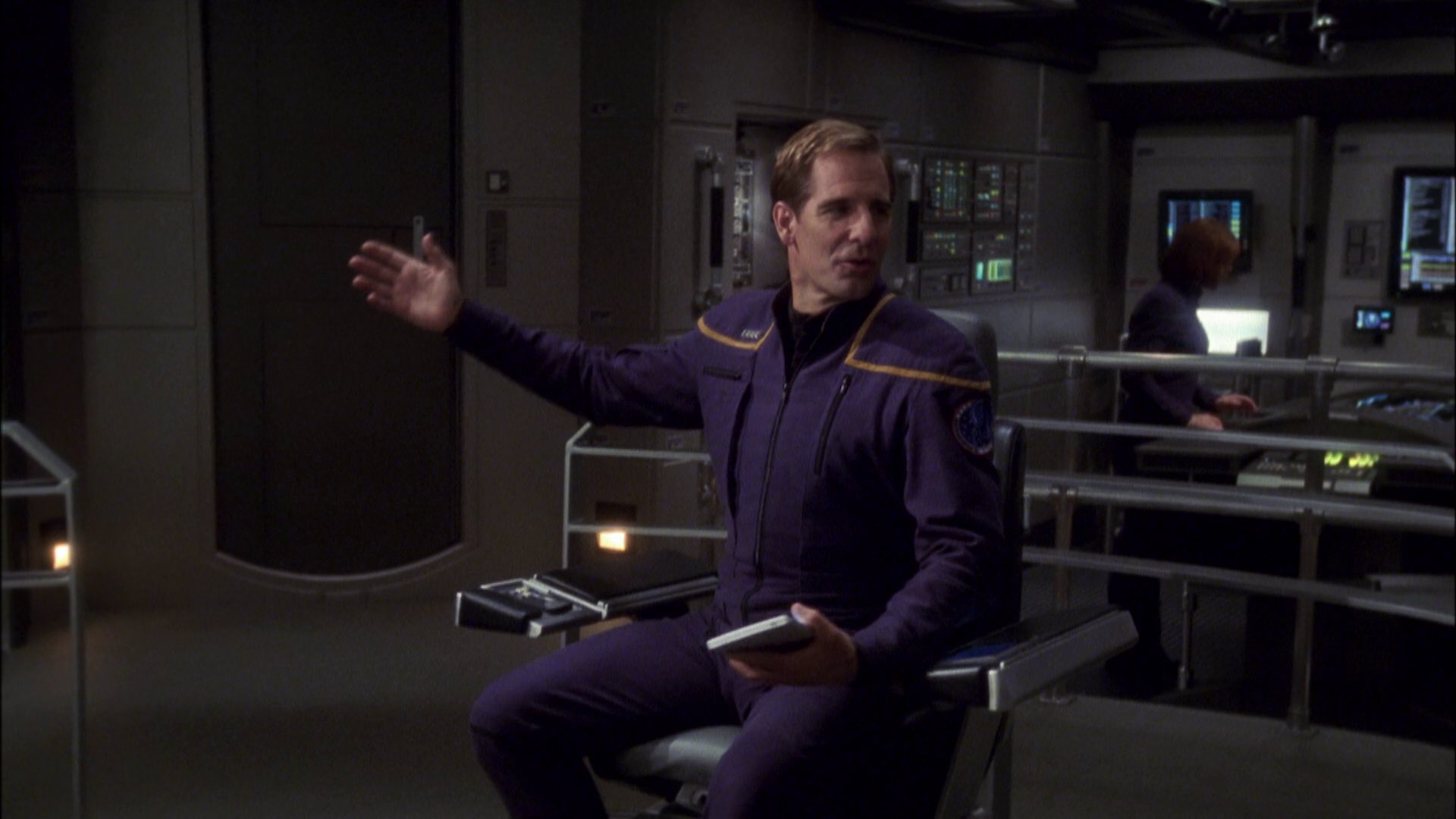 extant_StarTrek_ENT_1x08-BreakingTheIce_0989.jpg