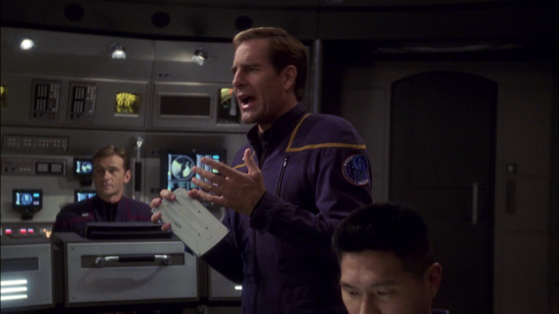 extant_StarTrek_ENT_1x08-BreakingTheIce_1050.jpg