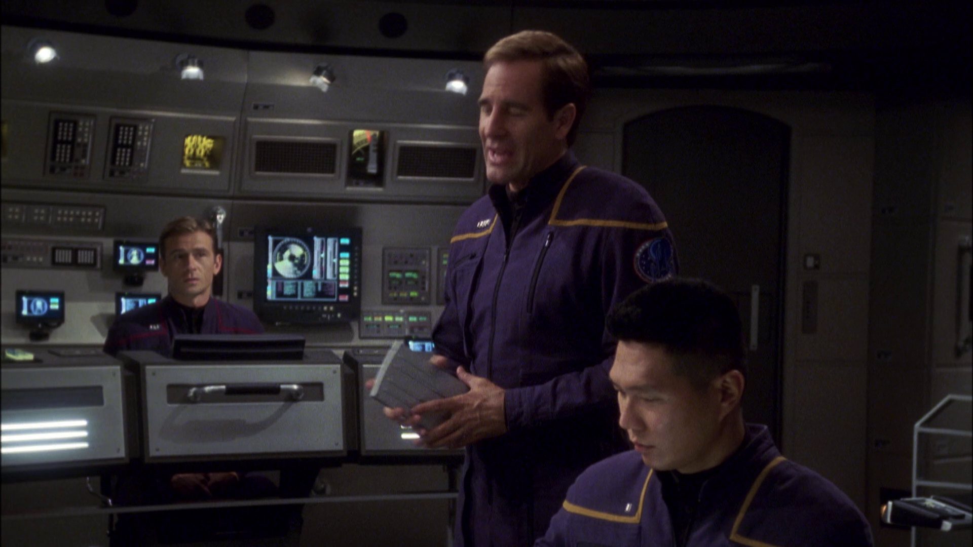 extant_StarTrek_ENT_1x08-BreakingTheIce_1061.jpg