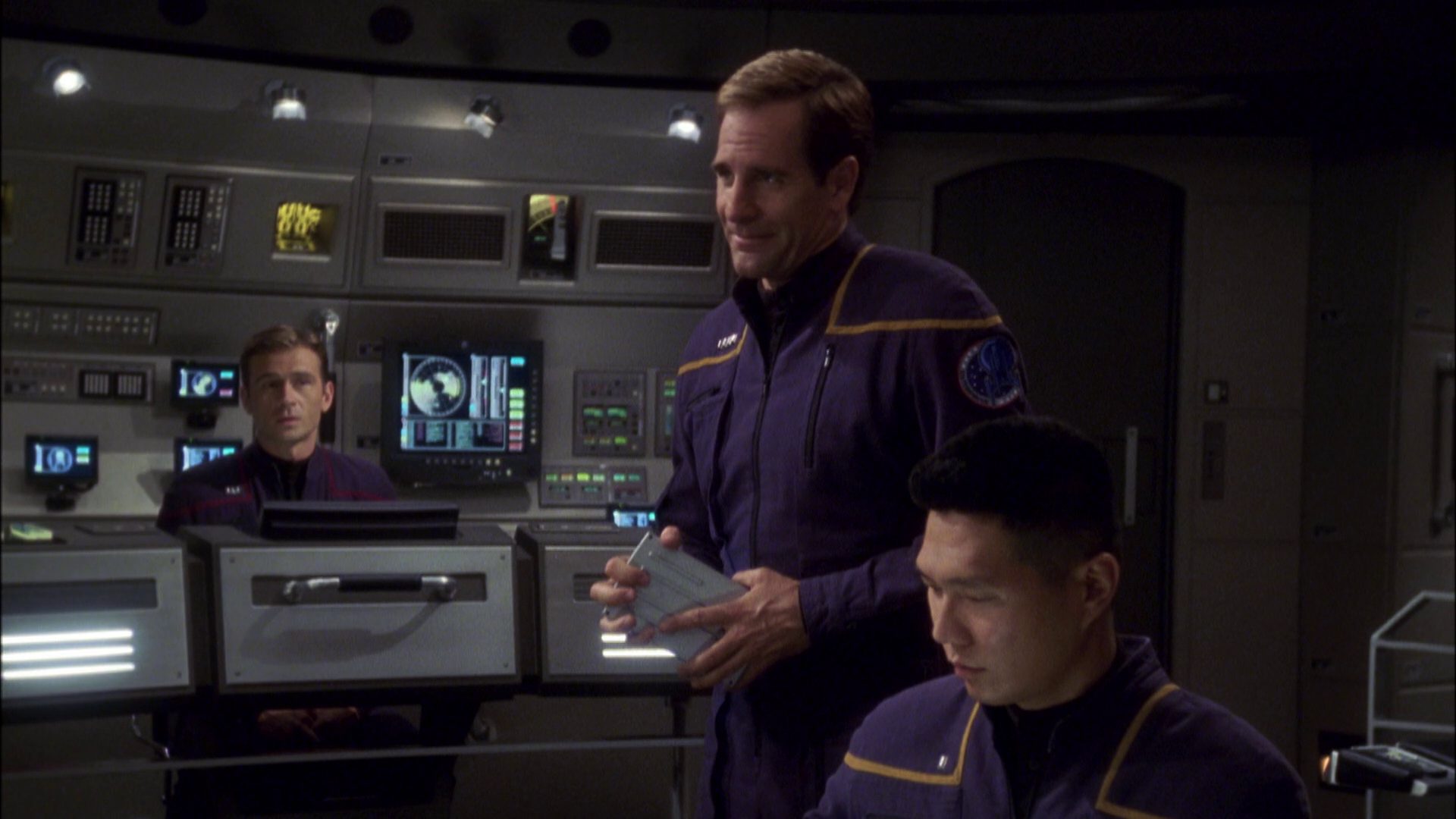 extant_StarTrek_ENT_1x08-BreakingTheIce_1062.jpg