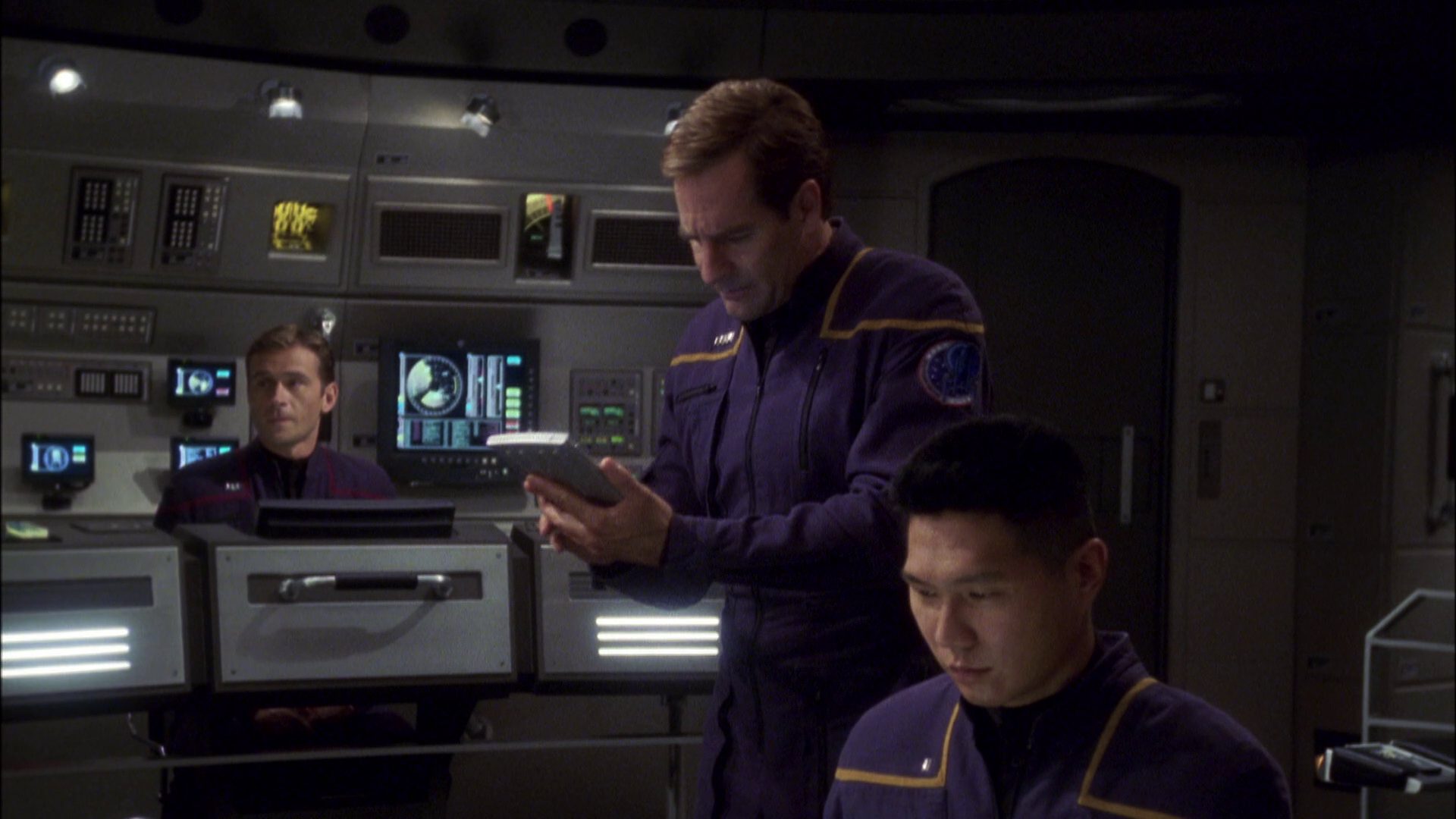 extant_StarTrek_ENT_1x08-BreakingTheIce_1064.jpg