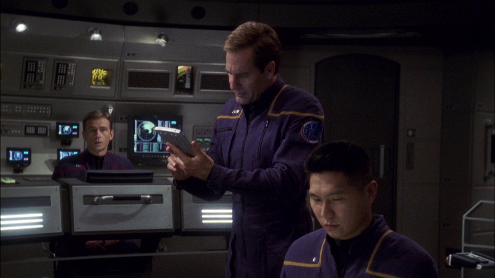 extant_StarTrek_ENT_1x08-BreakingTheIce_1067.jpg