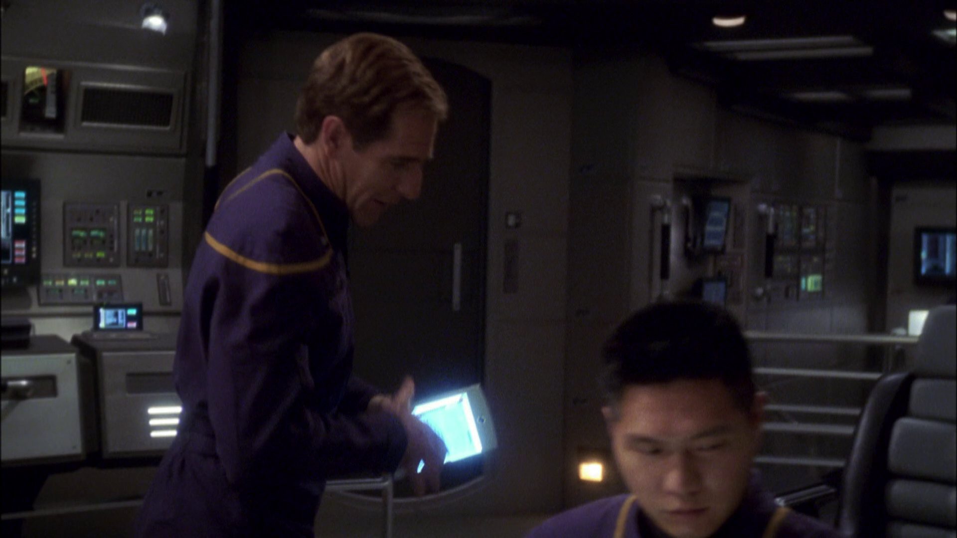 extant_StarTrek_ENT_1x08-BreakingTheIce_1102.jpg