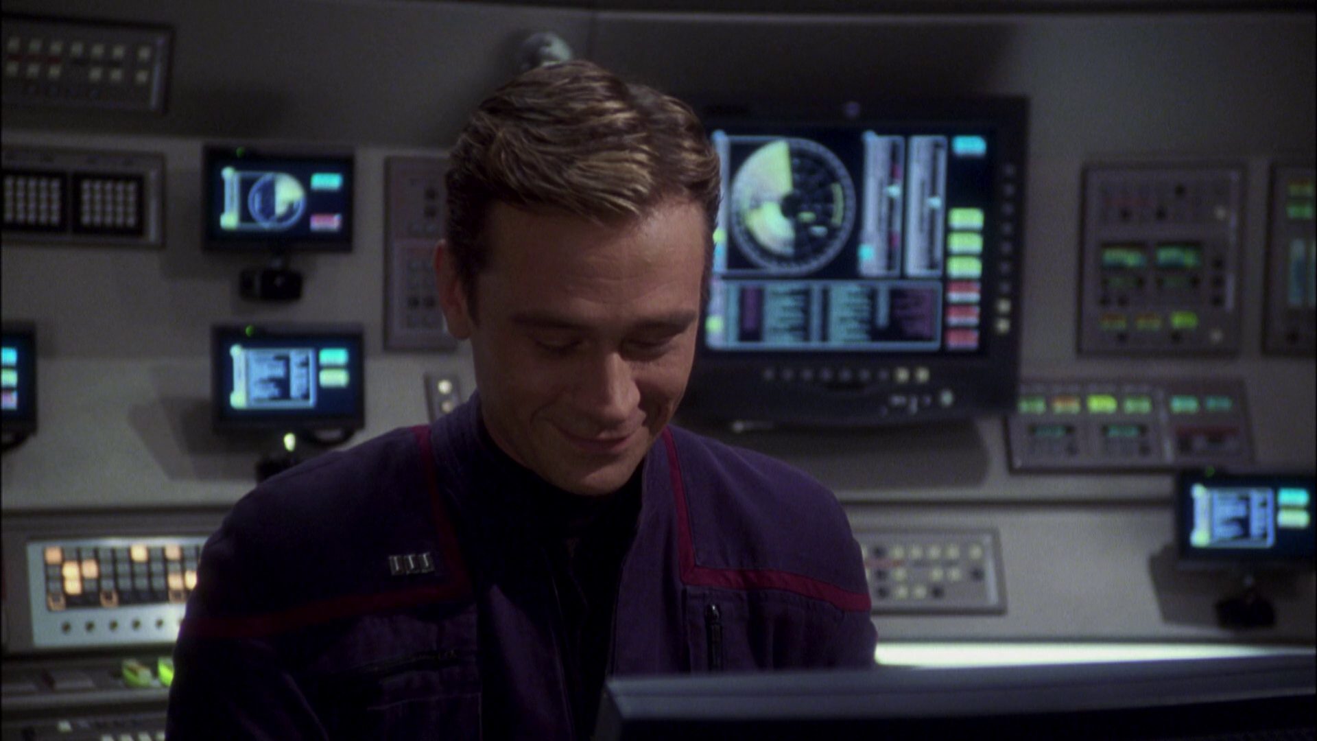 extant_StarTrek_ENT_1x08-BreakingTheIce_1111.jpg