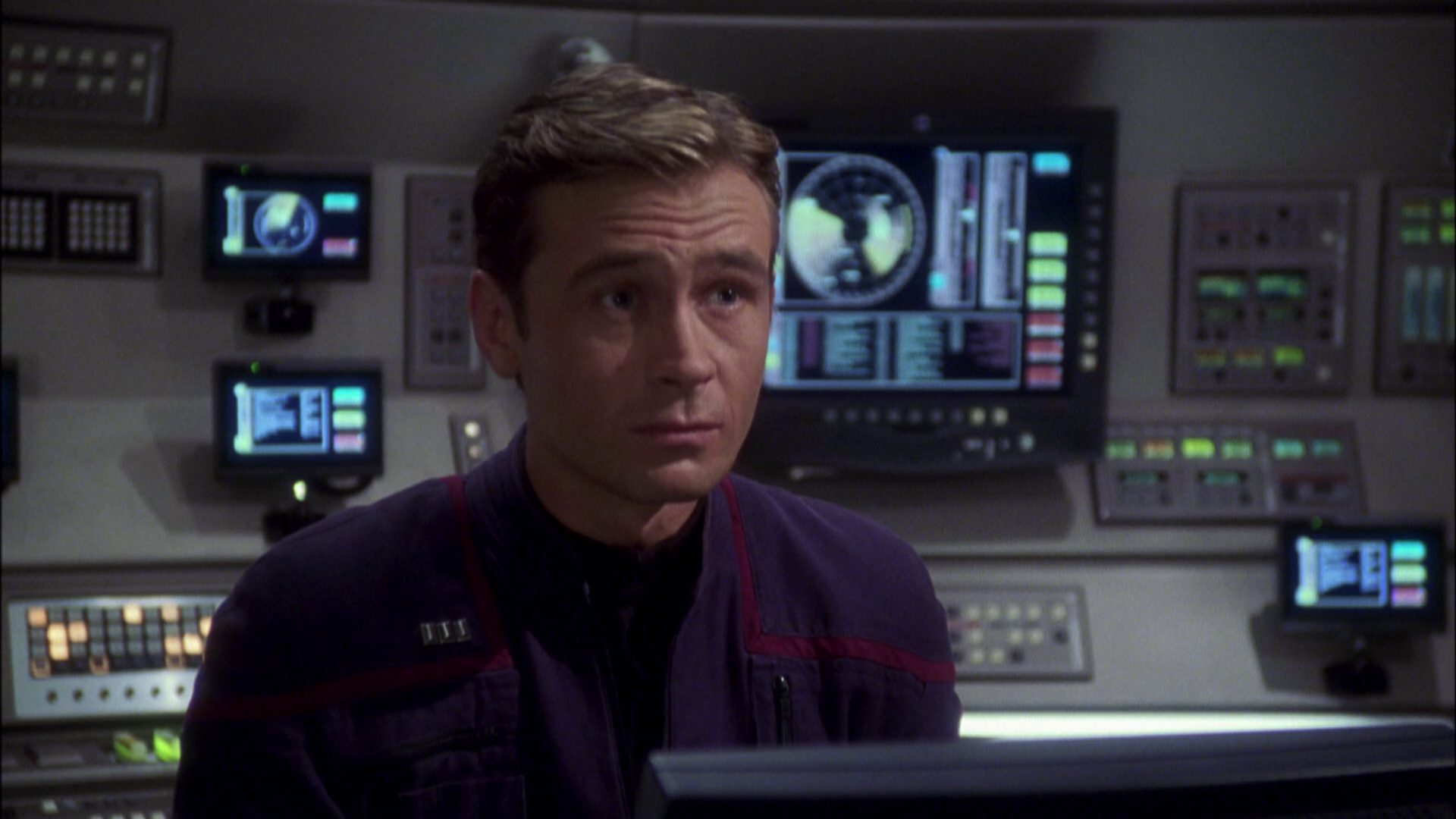 extant_StarTrek_ENT_1x08-BreakingTheIce_1187.jpg