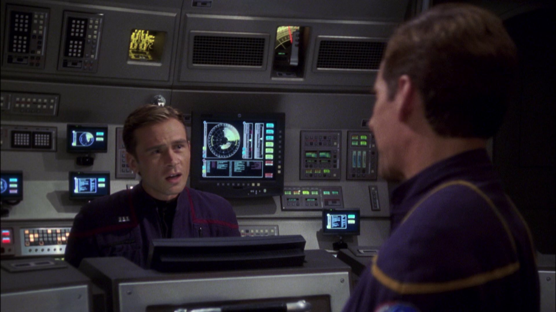 extant_StarTrek_ENT_1x08-BreakingTheIce_1209.jpg