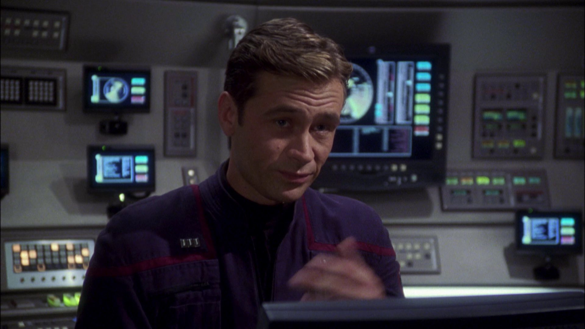 extant_StarTrek_ENT_1x08-BreakingTheIce_1221.jpg