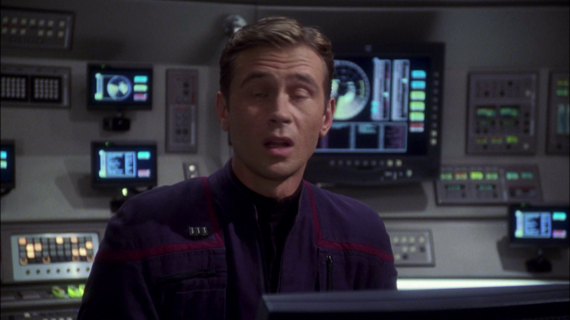 extant_StarTrek_ENT_1x08-BreakingTheIce_1225.jpg