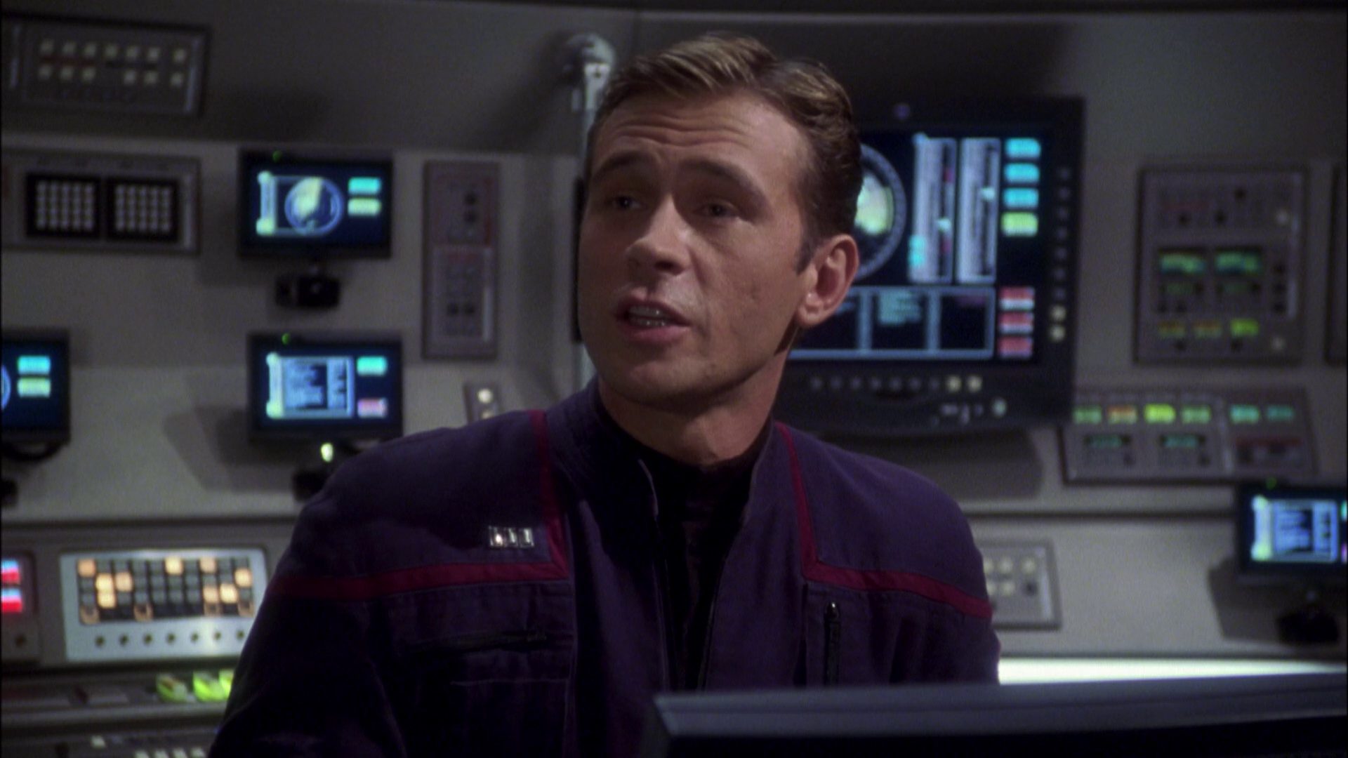 extant_StarTrek_ENT_1x08-BreakingTheIce_1228.jpg