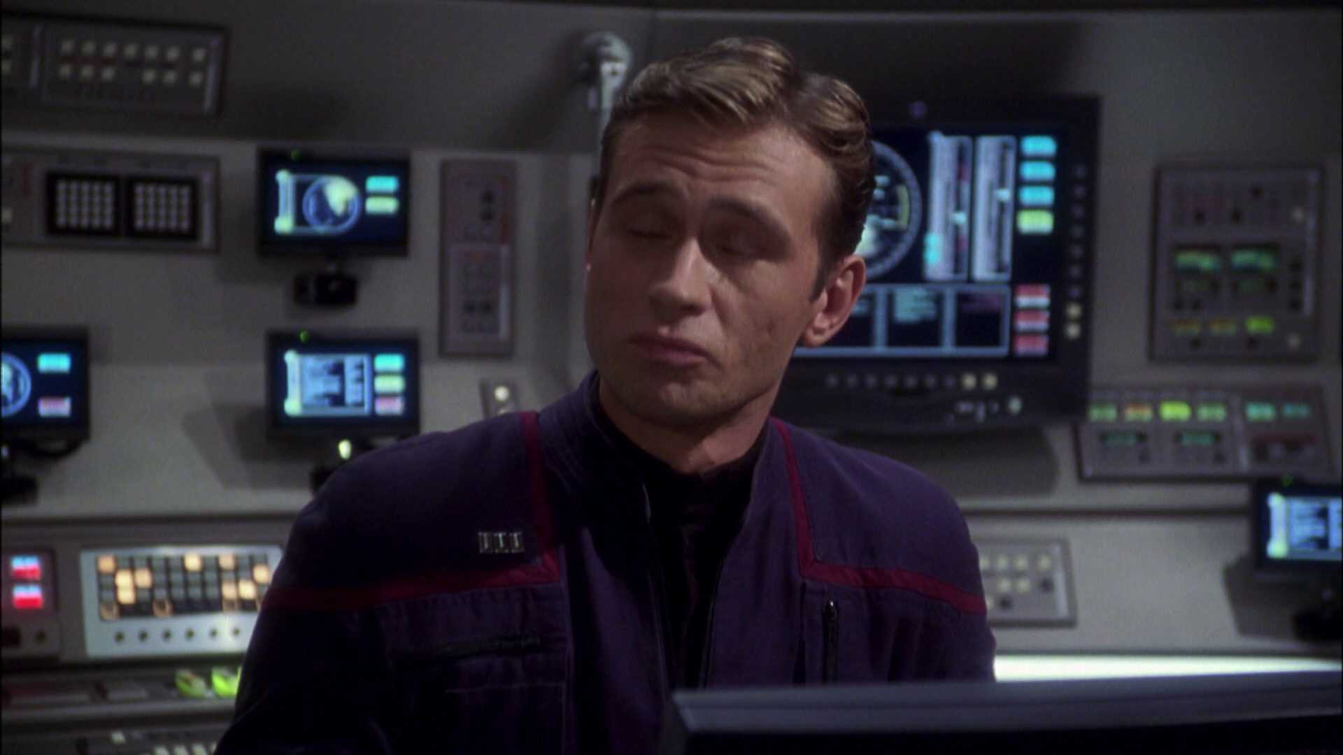 extant_StarTrek_ENT_1x08-BreakingTheIce_1230.jpg