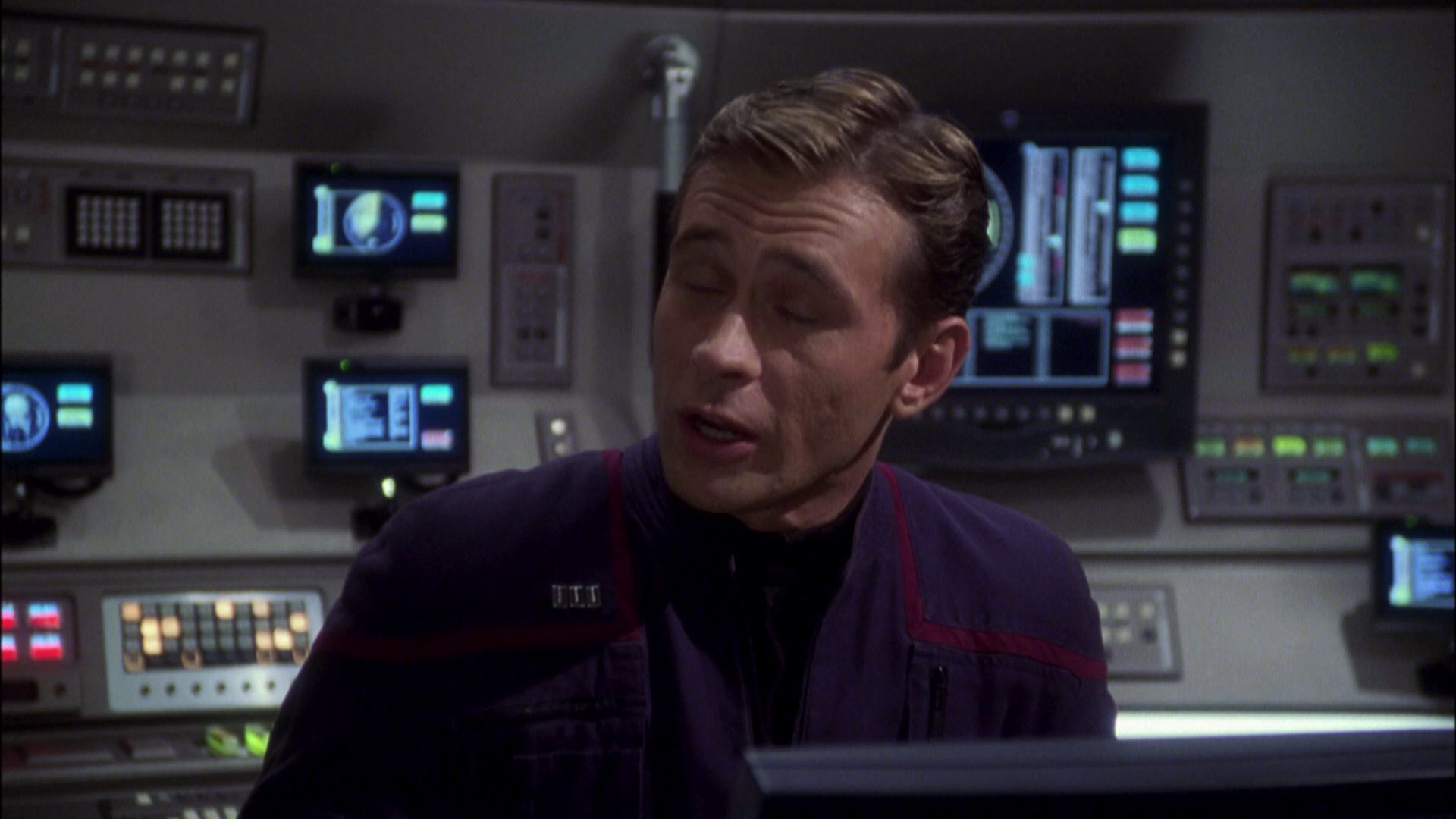 extant_StarTrek_ENT_1x08-BreakingTheIce_1254.jpg
