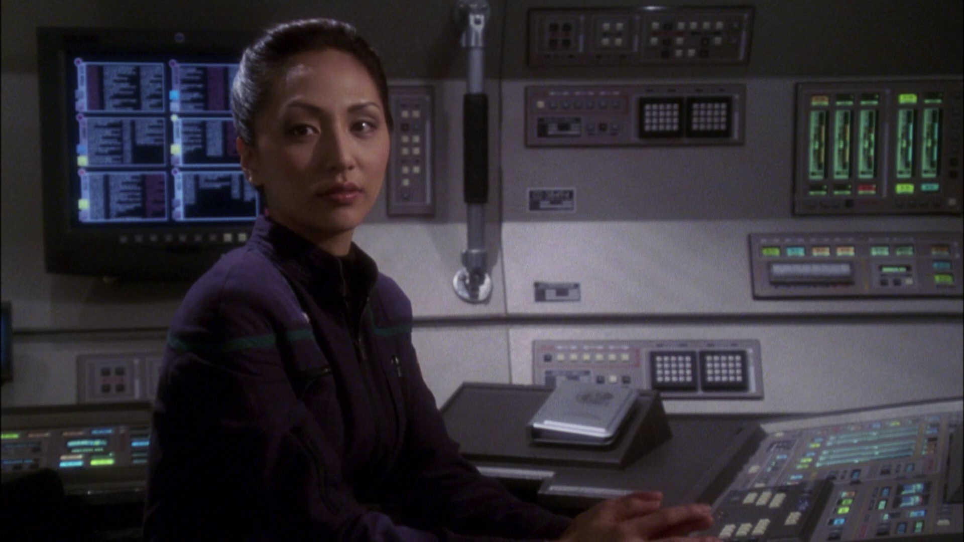 extant_StarTrek_ENT_1x08-BreakingTheIce_1261.jpg