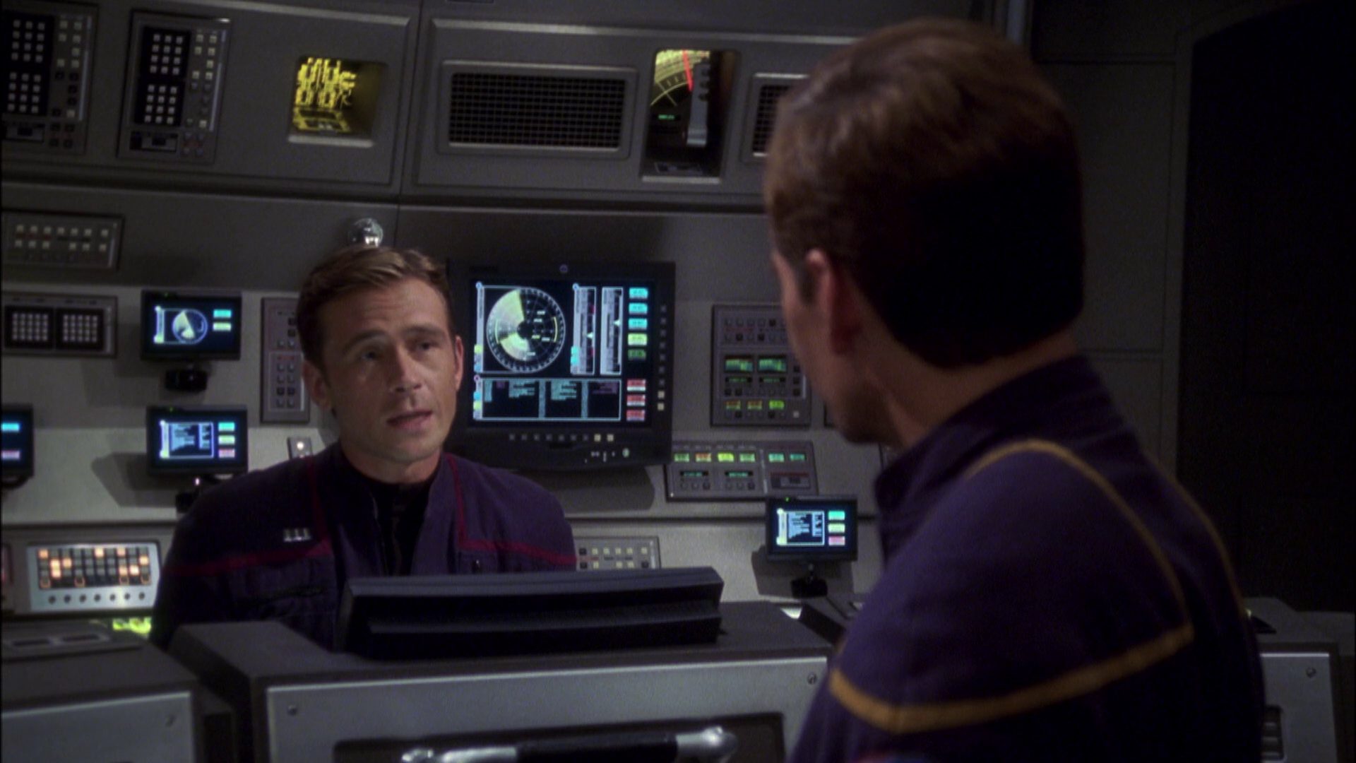 extant_StarTrek_ENT_1x08-BreakingTheIce_1263.jpg
