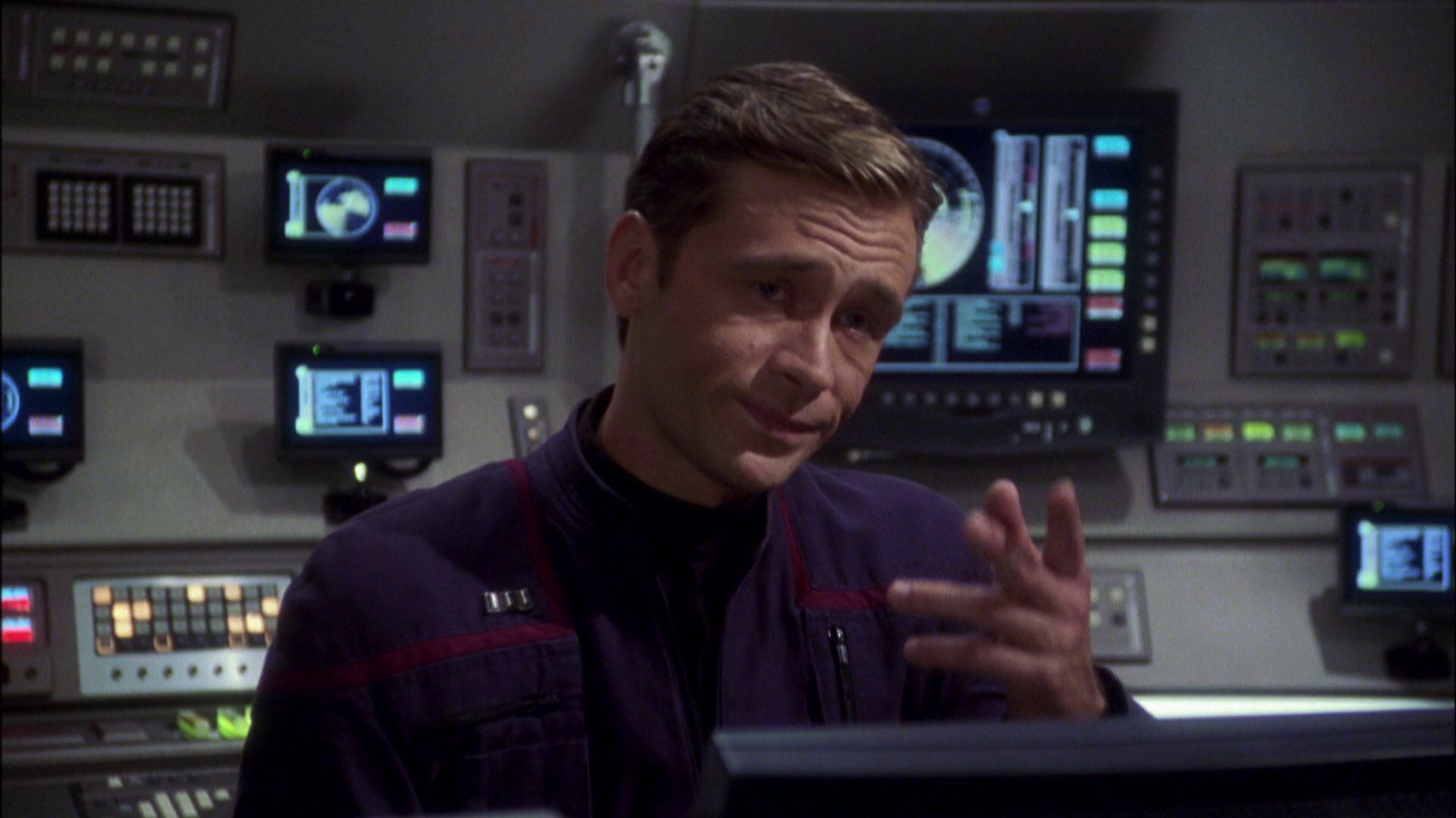 extant_StarTrek_ENT_1x08-BreakingTheIce_1271.jpg