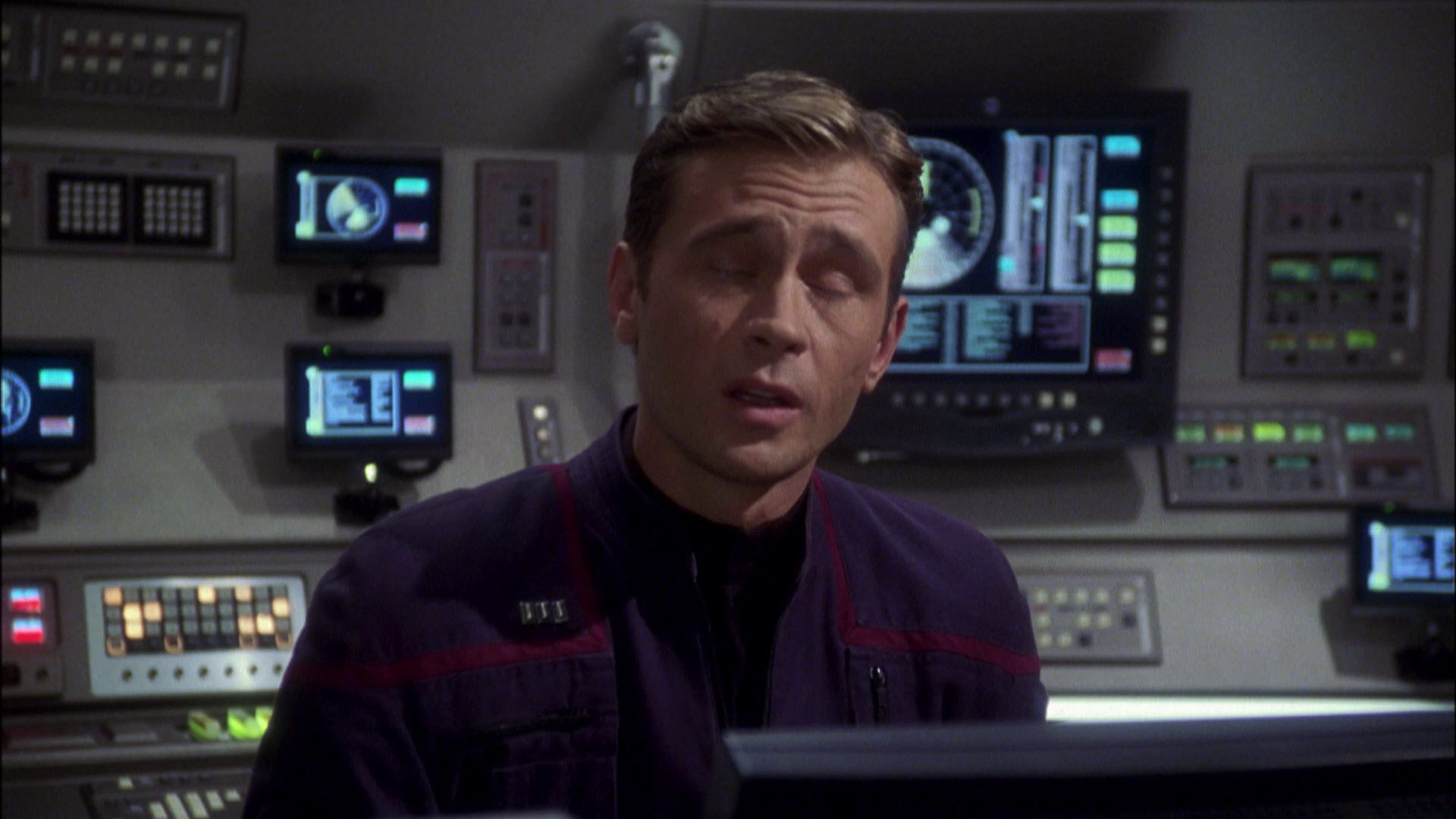 extant_StarTrek_ENT_1x08-BreakingTheIce_1273.jpg