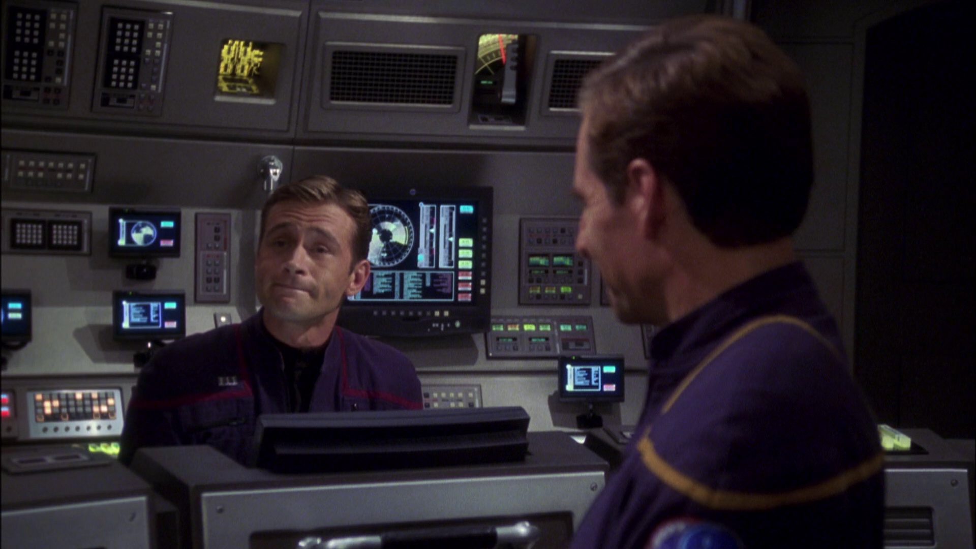 extant_StarTrek_ENT_1x08-BreakingTheIce_1295.jpg