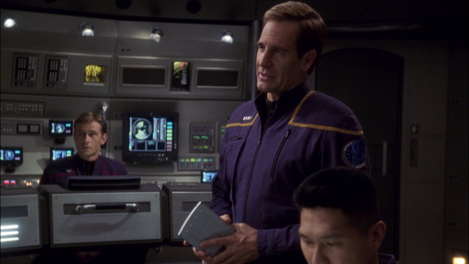extant_StarTrek_ENT_1x08-BreakingTheIce_1402.jpg