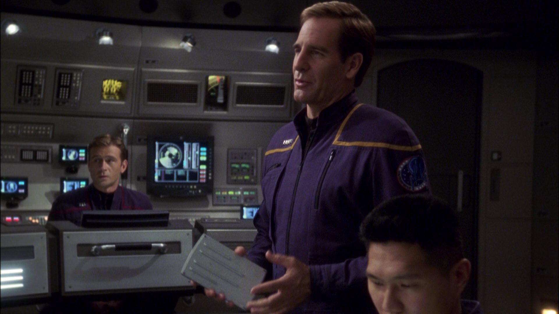 extant_StarTrek_ENT_1x08-BreakingTheIce_1403.jpg
