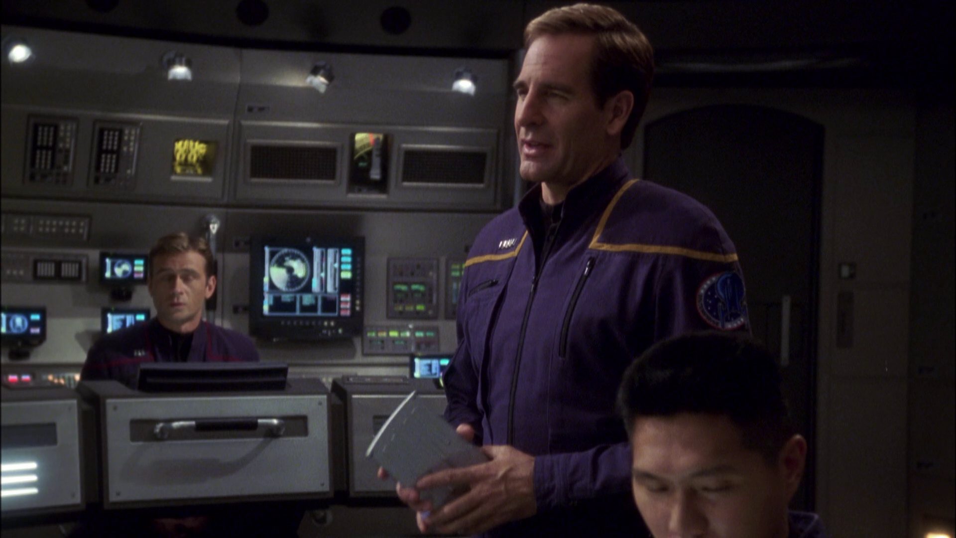 extant_StarTrek_ENT_1x08-BreakingTheIce_1404.jpg