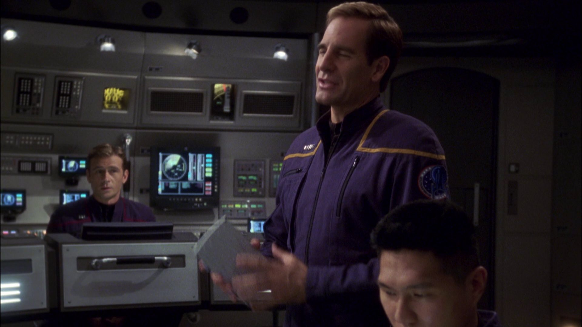 extant_StarTrek_ENT_1x08-BreakingTheIce_1408.jpg