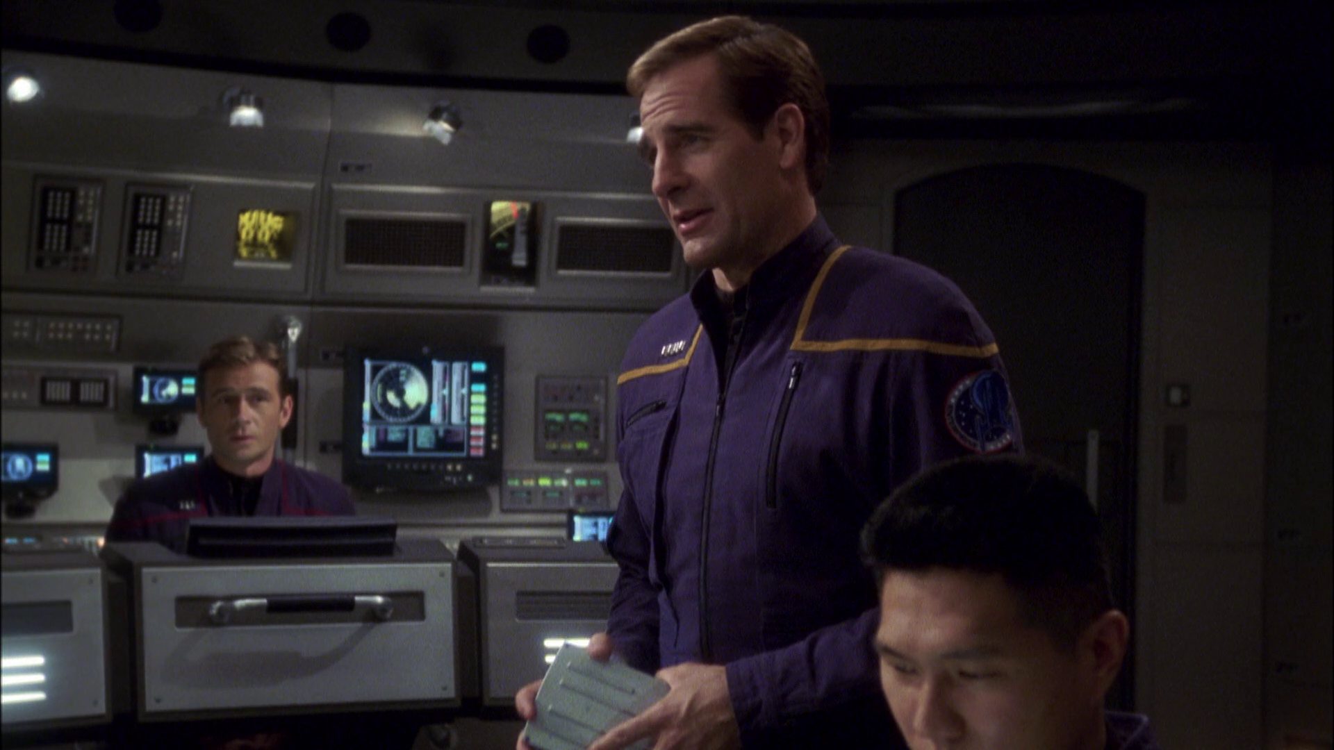 extant_StarTrek_ENT_1x08-BreakingTheIce_1411.jpg