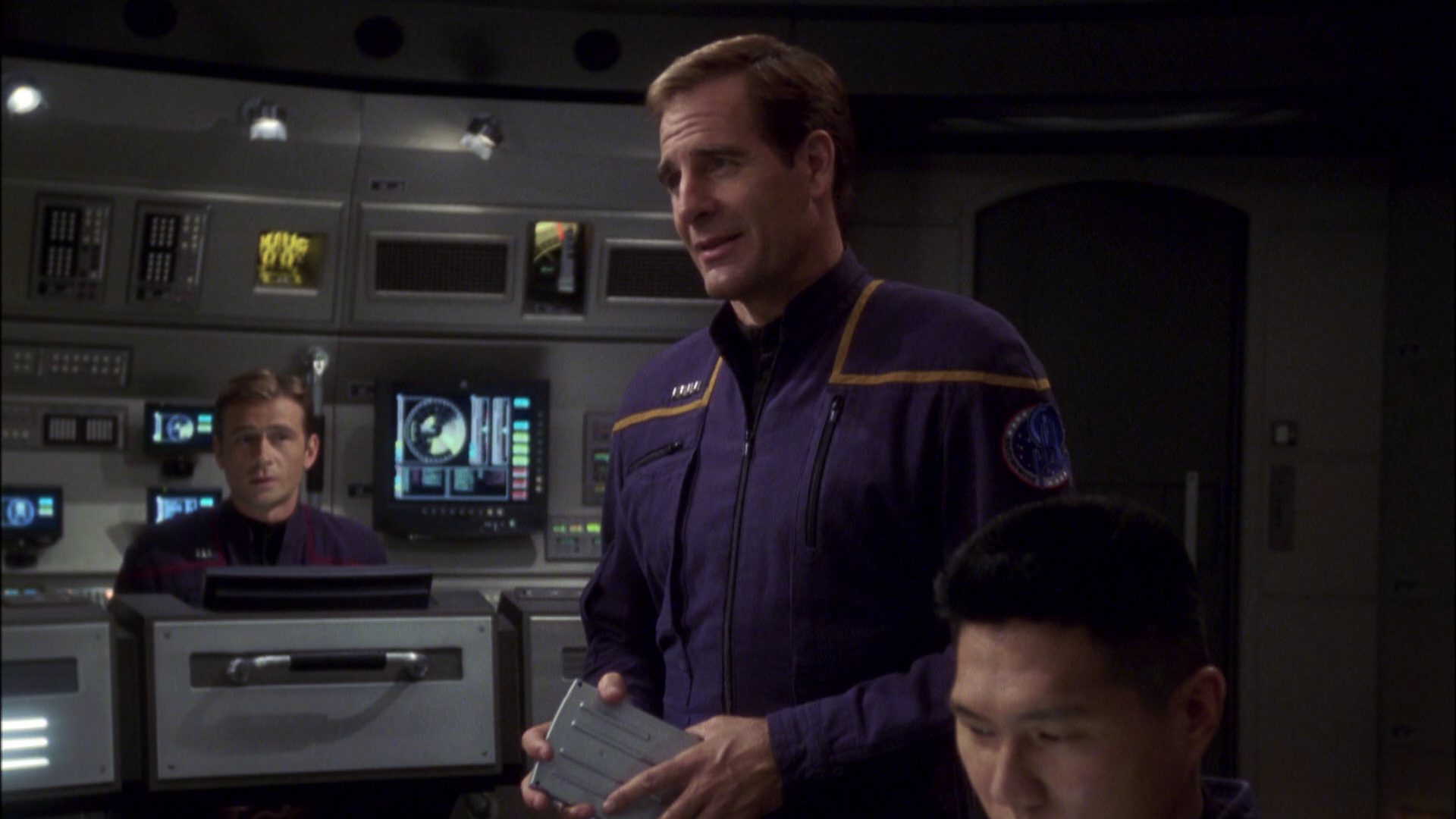 extant_StarTrek_ENT_1x08-BreakingTheIce_1412.jpg