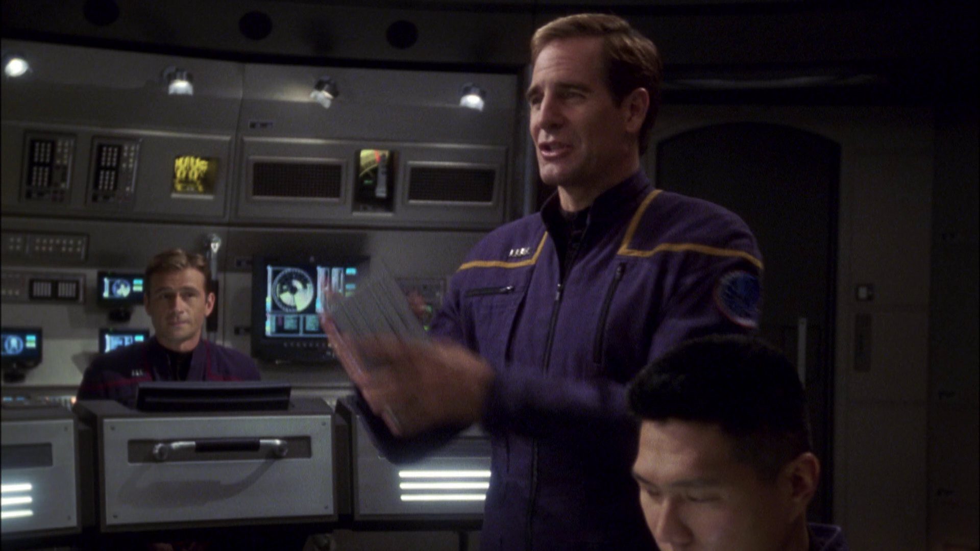 extant_StarTrek_ENT_1x08-BreakingTheIce_1413.jpg