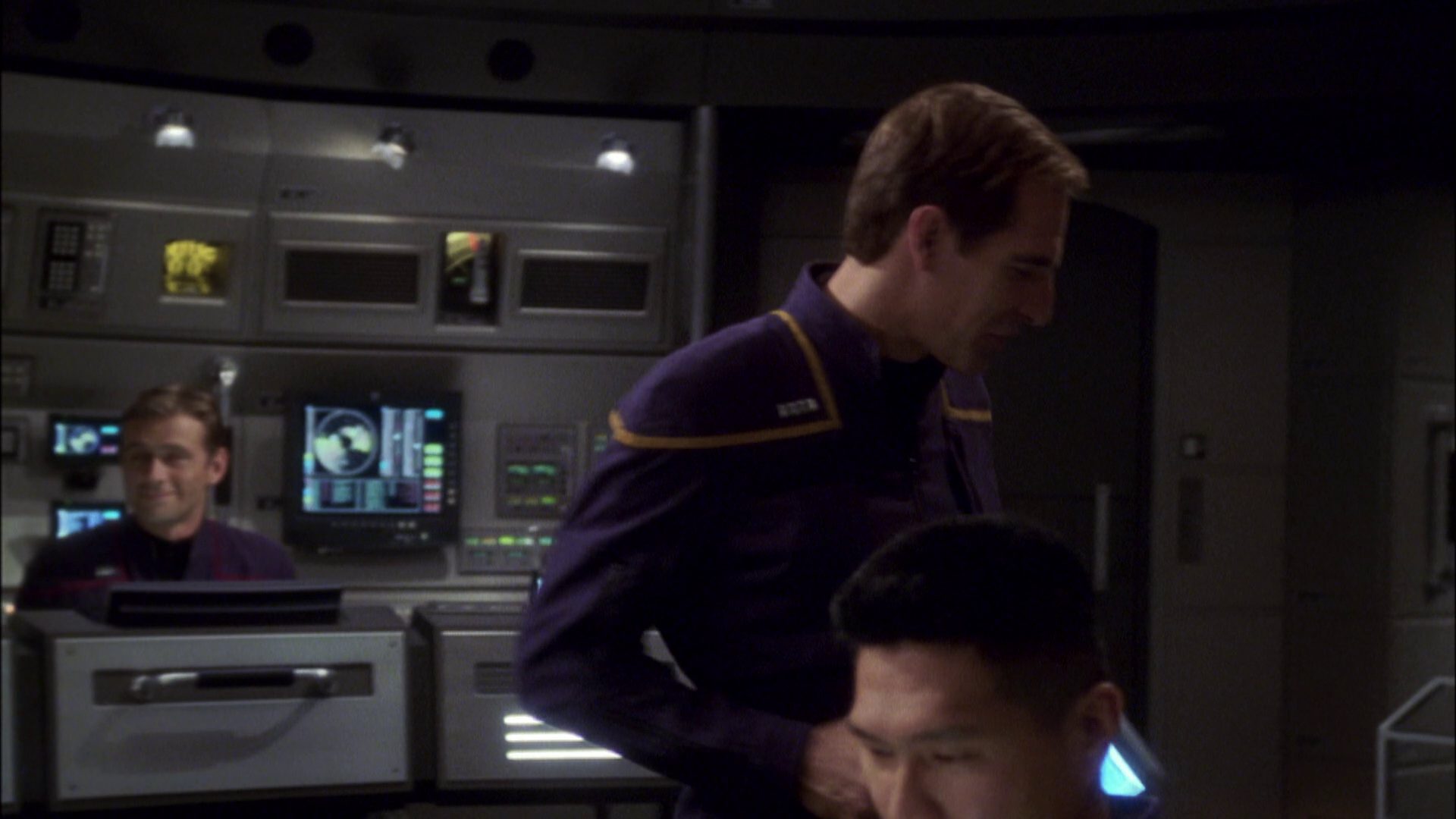 extant_StarTrek_ENT_1x08-BreakingTheIce_1417.jpg