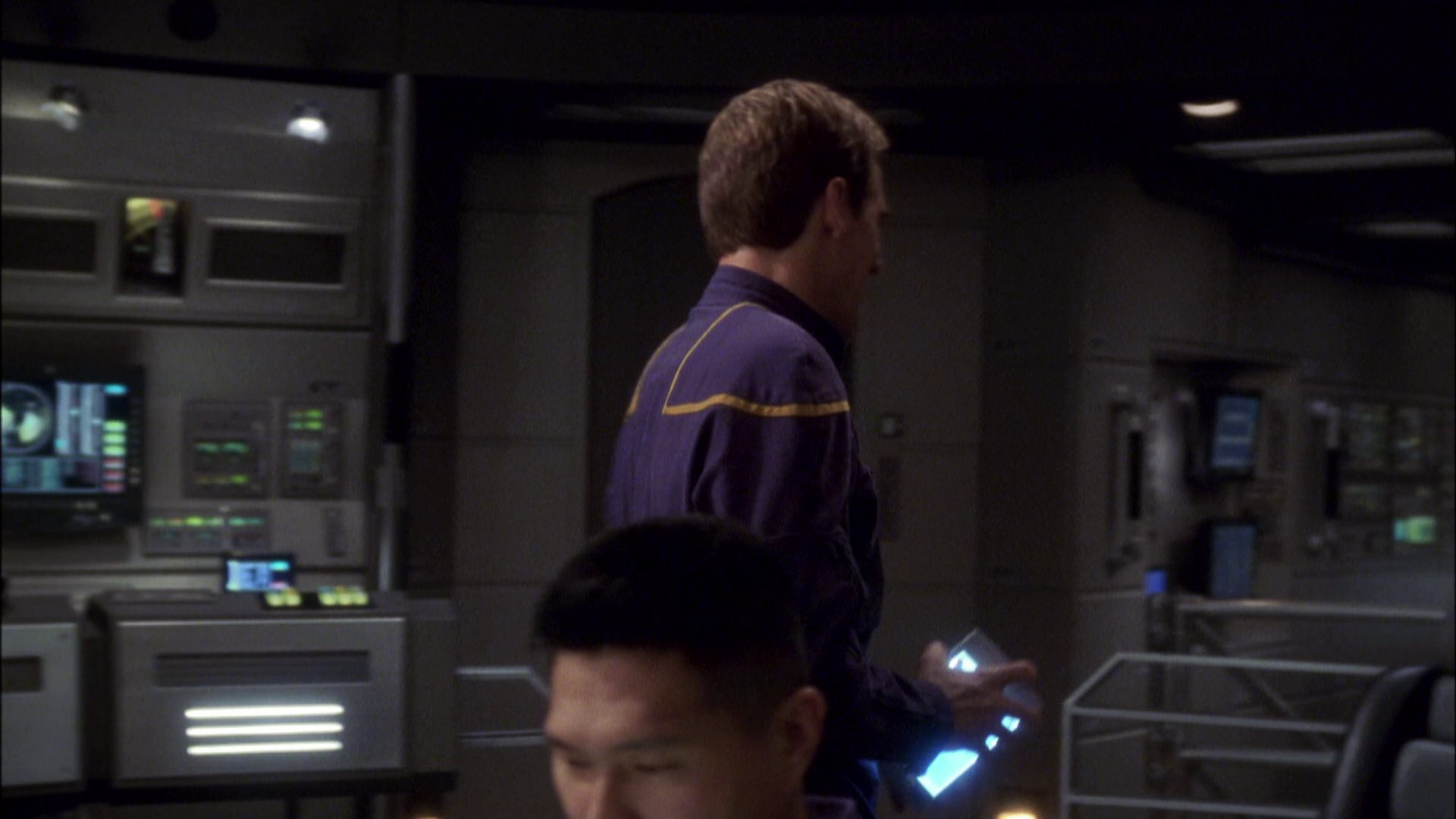 extant_StarTrek_ENT_1x08-BreakingTheIce_1418.jpg