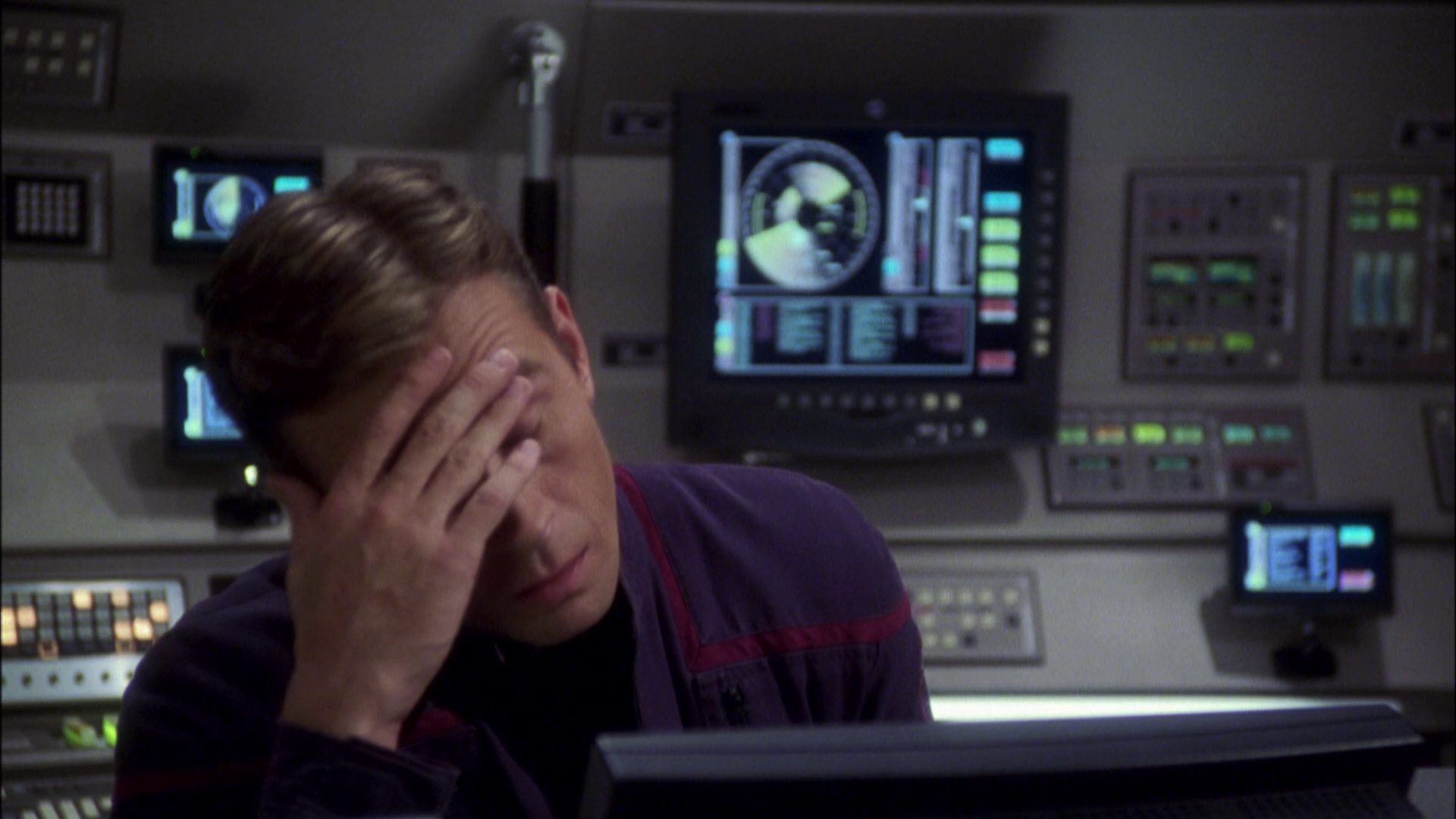 extant_StarTrek_ENT_1x08-BreakingTheIce_1448.jpg