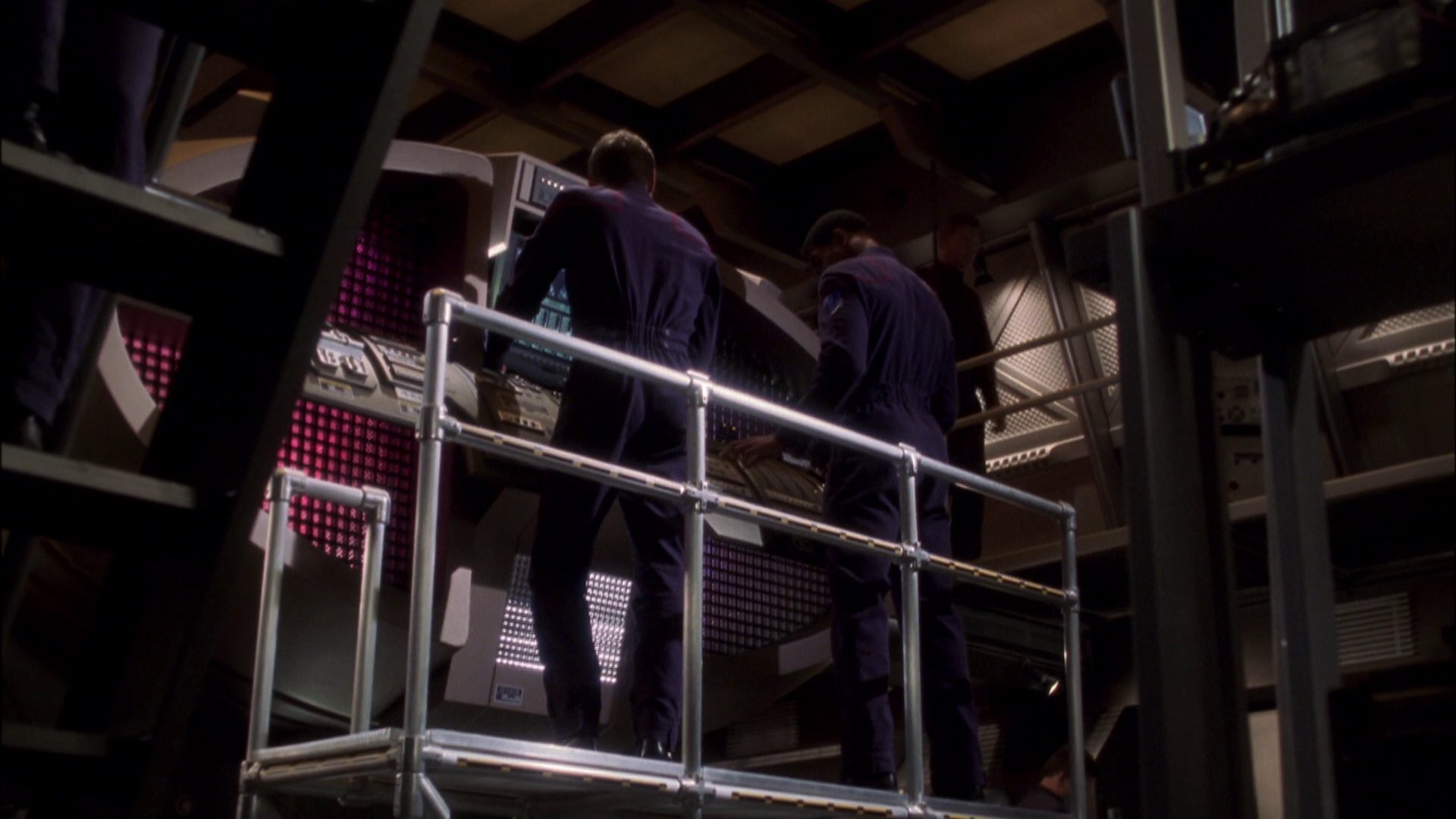 extant_StarTrek_ENT_1x08-BreakingTheIce_1550.jpg