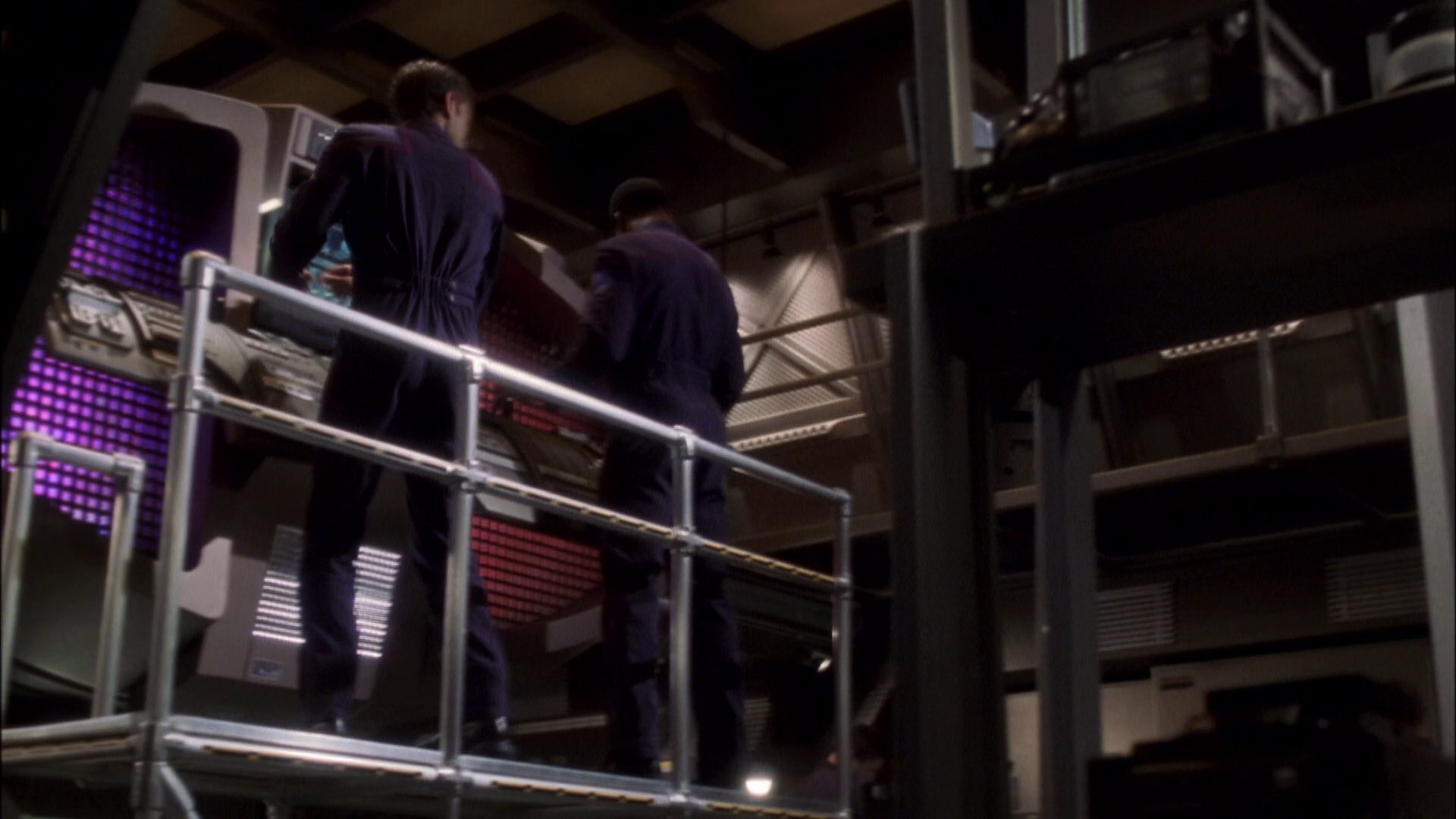 extant_StarTrek_ENT_1x08-BreakingTheIce_1552.jpg