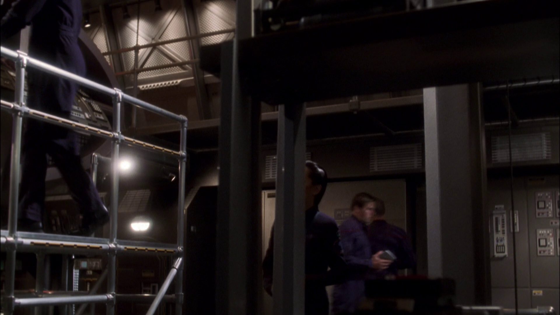 extant_StarTrek_ENT_1x08-BreakingTheIce_1555.jpg
