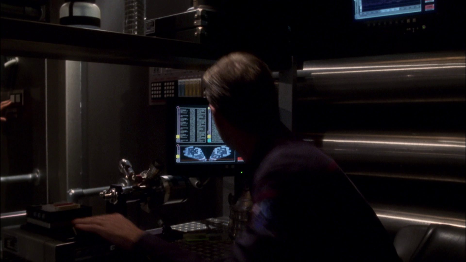 extant_StarTrek_ENT_1x08-BreakingTheIce_1578.jpg