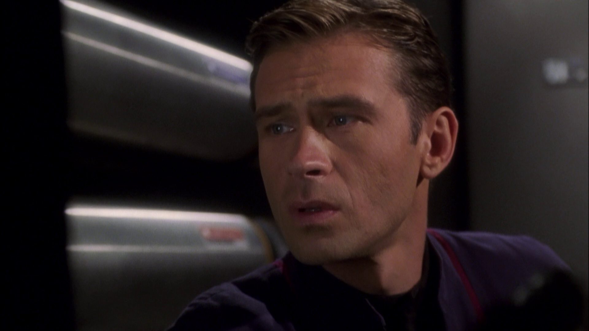 extant_StarTrek_ENT_1x08-BreakingTheIce_1590.jpg